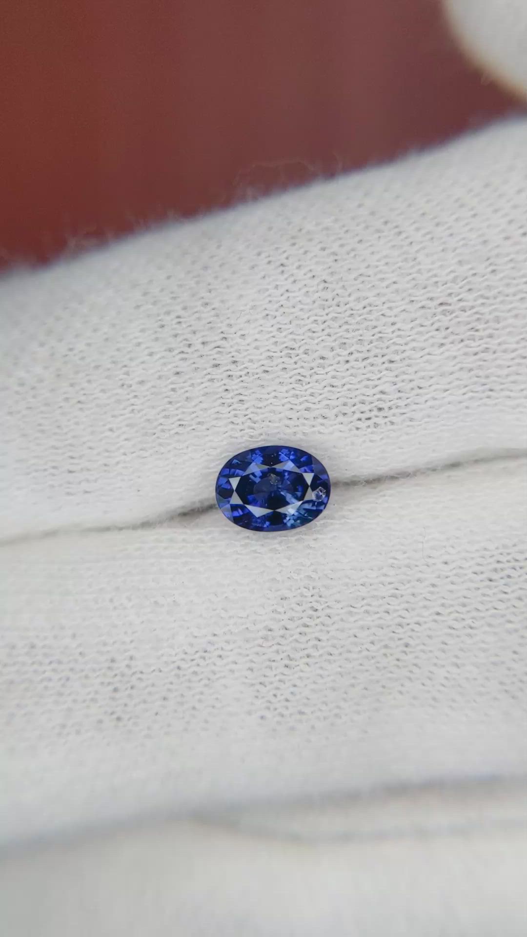 0.95 Ct. Color Change Sapphire from Ceylon (Sri Lanka) Size Video