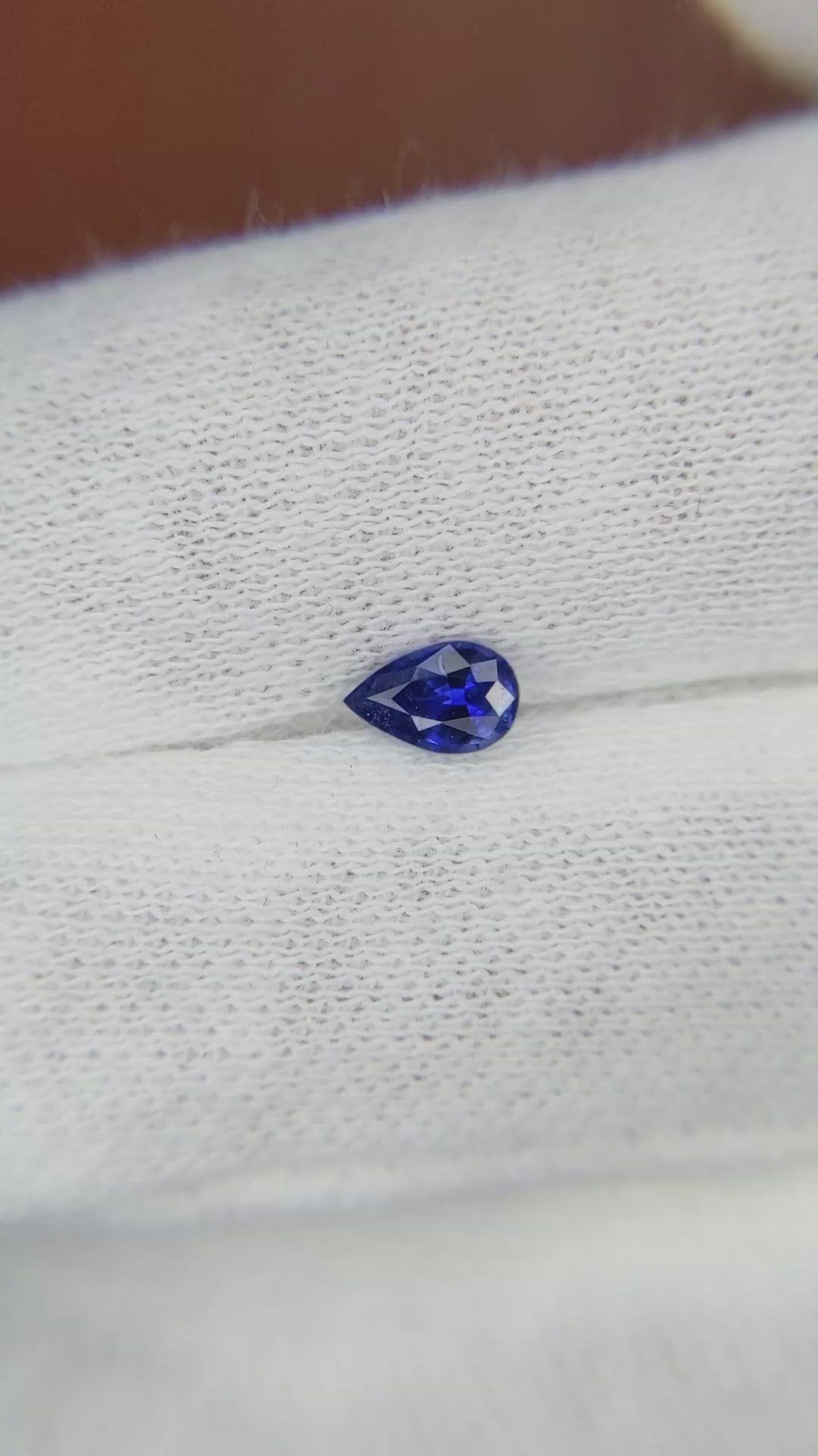 0.45 Ct. Blue Sapphire from Ceylon (Sri Lanka) Size Video