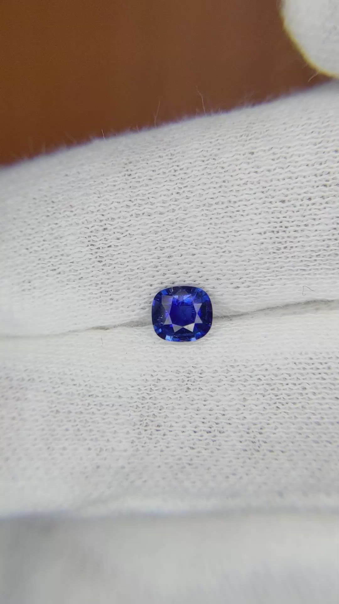 0.52 Ct. Blue Sapphire from Ceylon (Sri Lanka) Size Video