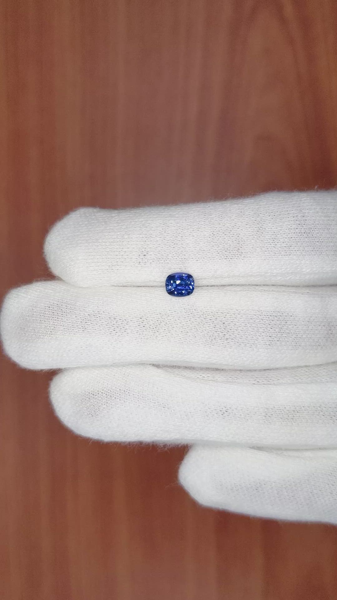 0.66 Ct. Blue Sapphire from Ceylon (Sri Lanka) Size Video