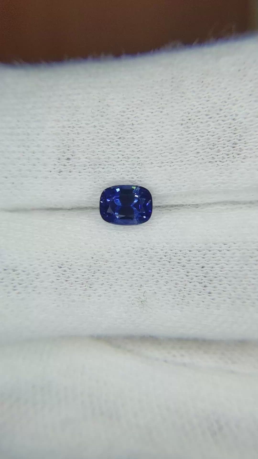0.78 Ct. Blue Sapphire from Ceylon (Sri Lanka) Size Video