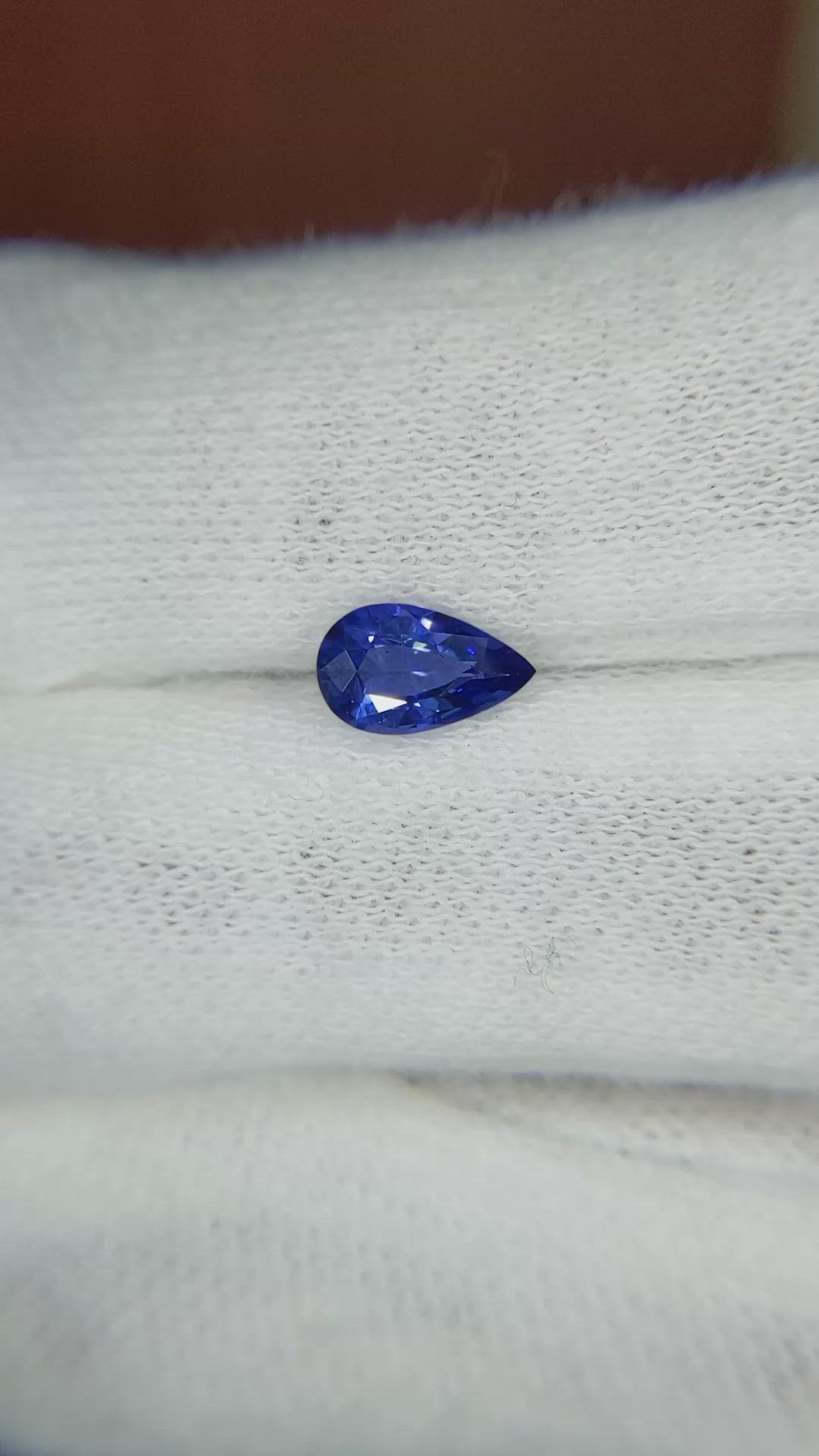 0.82 Ct. Blue Sapphire from Ceylon (Sri Lanka) Size Video