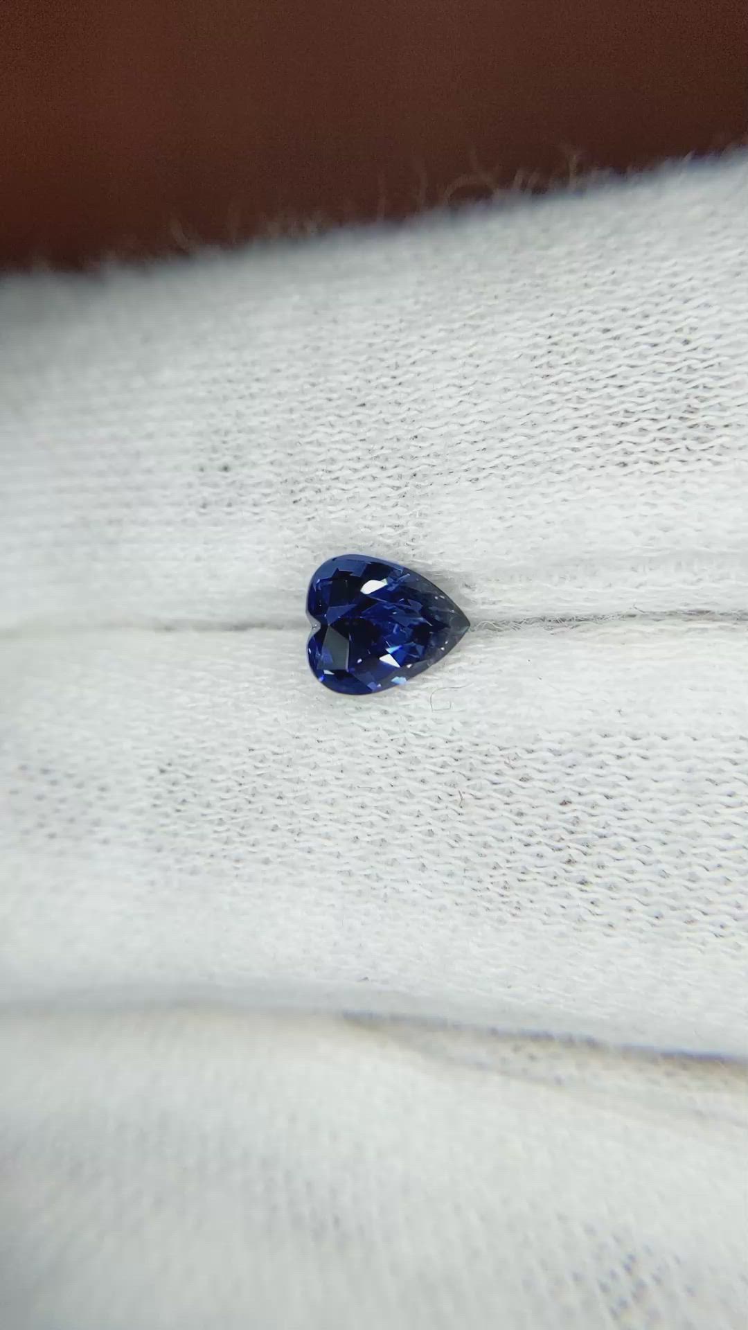 0.95 Ct. Blue Sapphire from Ceylon (Sri Lanka) Size Video