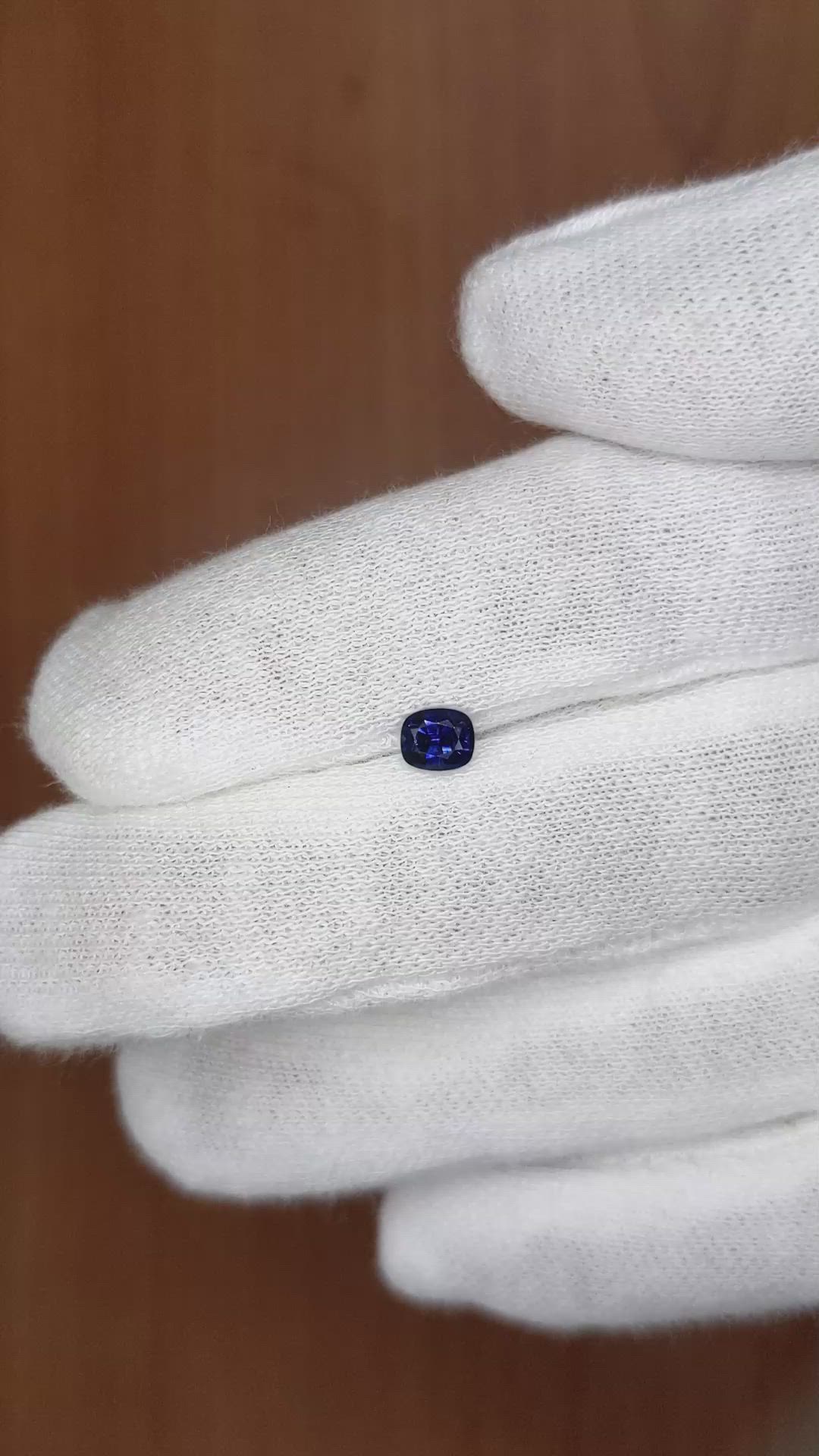 0.47 Ct. Blue Sapphire from Ceylon (Sri Lanka) Size Video