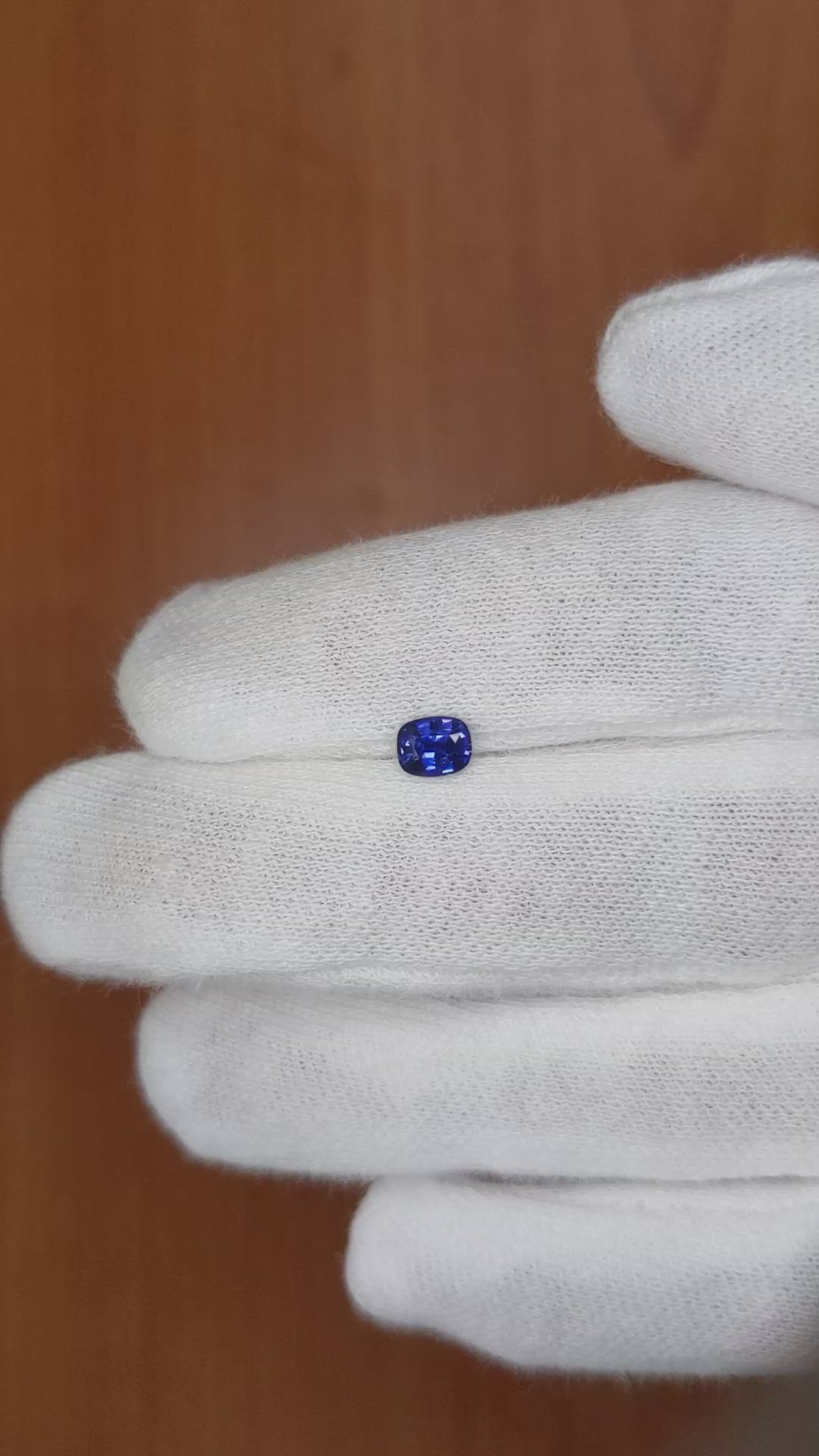 0.52 Ct. Blue Sapphire from Ceylon (Sri Lanka) Size Video