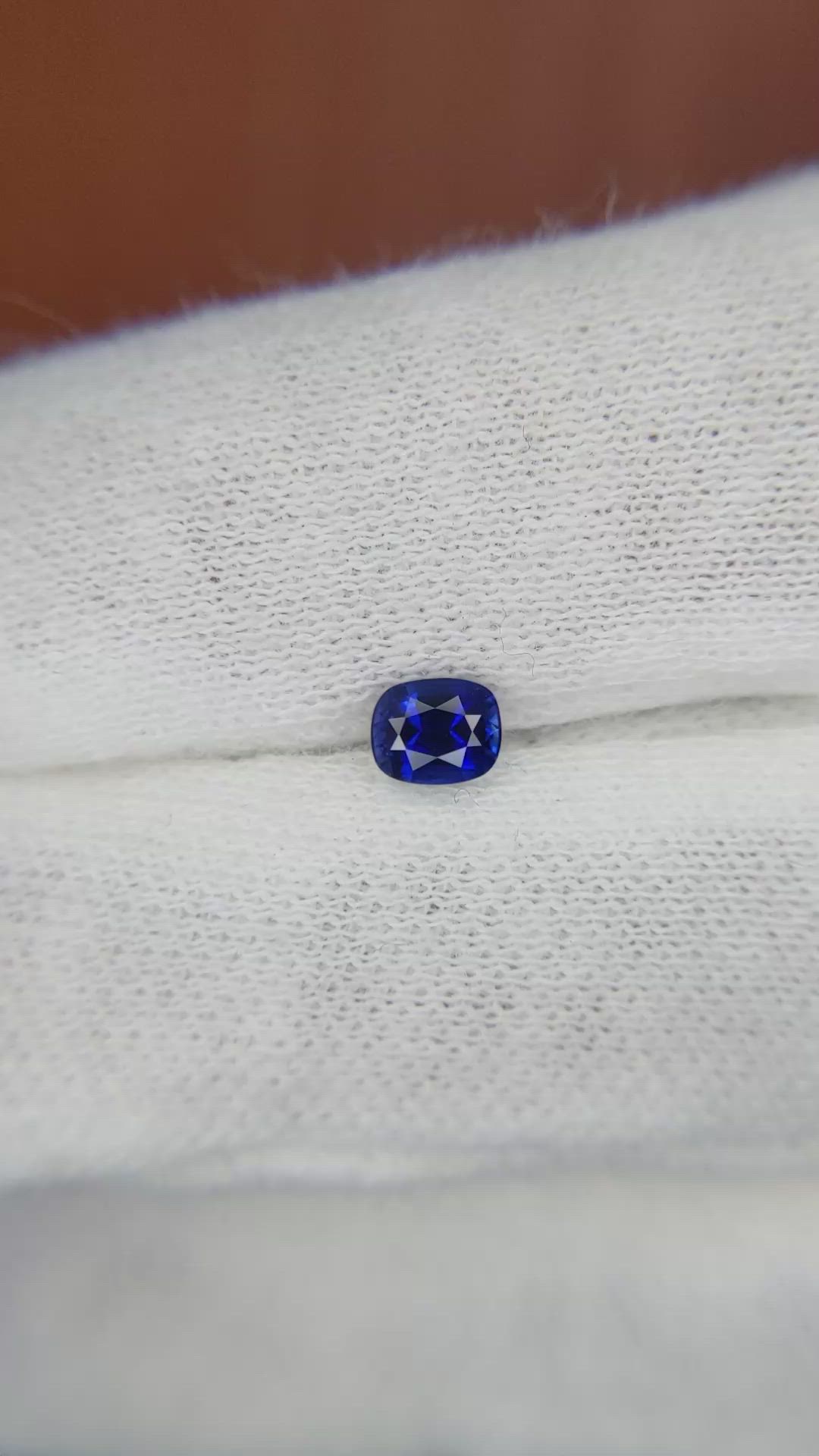 0.54 Ct. Blue Sapphire from Ceylon (Sri Lanka) Size Video