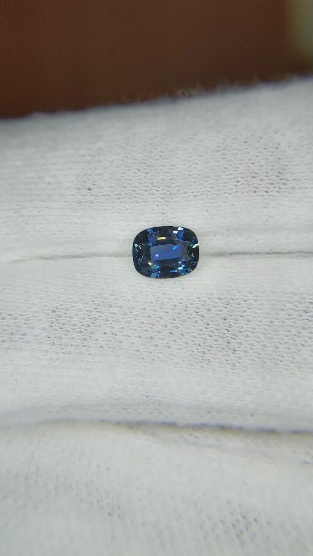 0.75 Ct. Blue Sapphire from Ceylon (Sri Lanka) Size Video