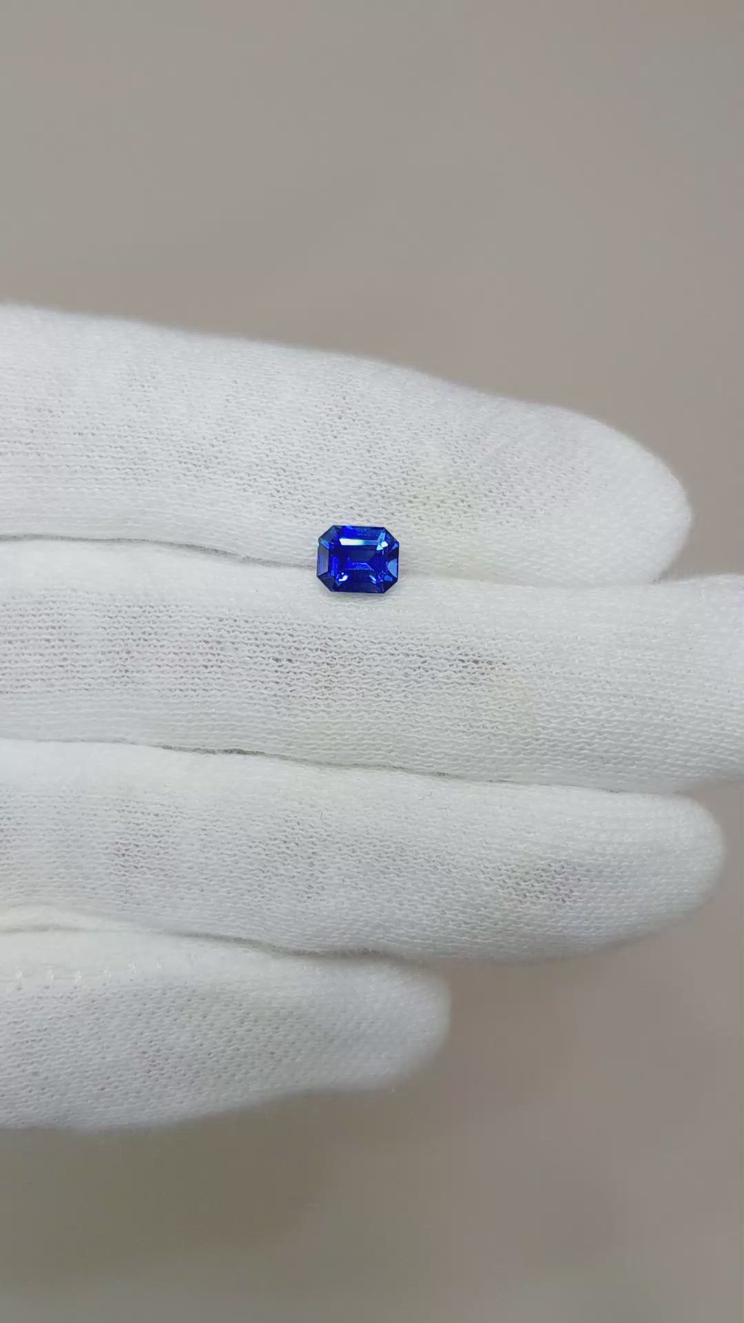 0.99 Ct. Blue Sapphire from Ceylon (Sri Lanka) Size Video