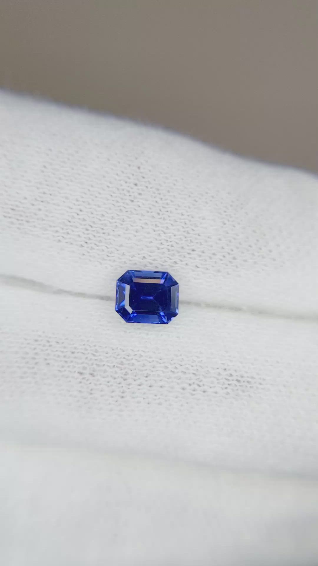 0.99 Ct. Blue Sapphire from Ceylon (Sri Lanka) Size Video