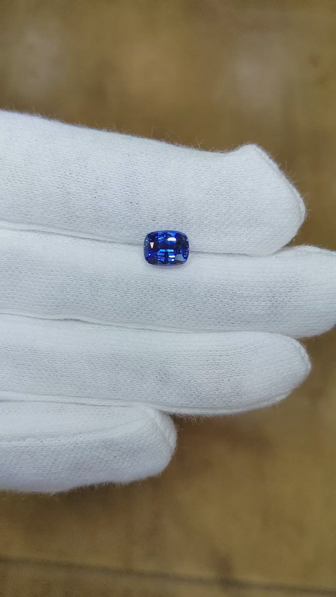 1.39 Ct. Blue Sapphire from Ceylon (Sri Lanka) Size Video
