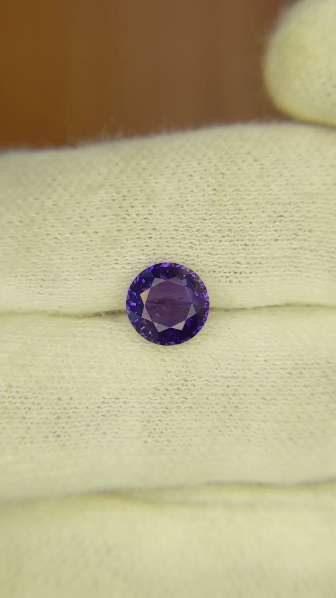 1.82 Ct. Sapphire from Ceylon (Sri Lanka) Size Video