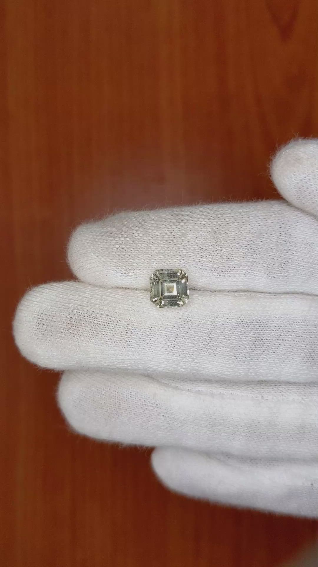 2.21 Ct. Yellow Sapphire from Ceylon (Sri Lanka) Size Video