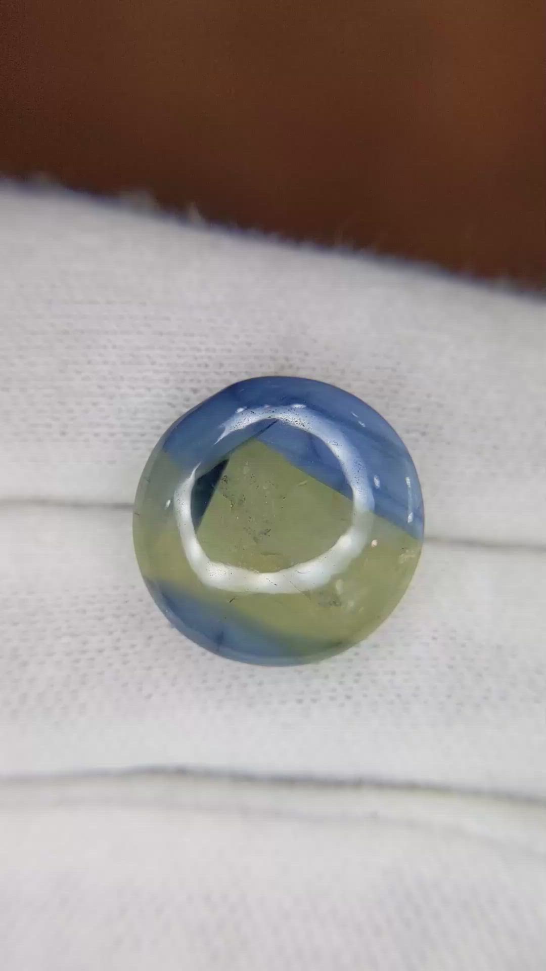 17.80 Ct. Bi Color Cabochon Sapphire from Ceylon (Sri Lanka) Size Video