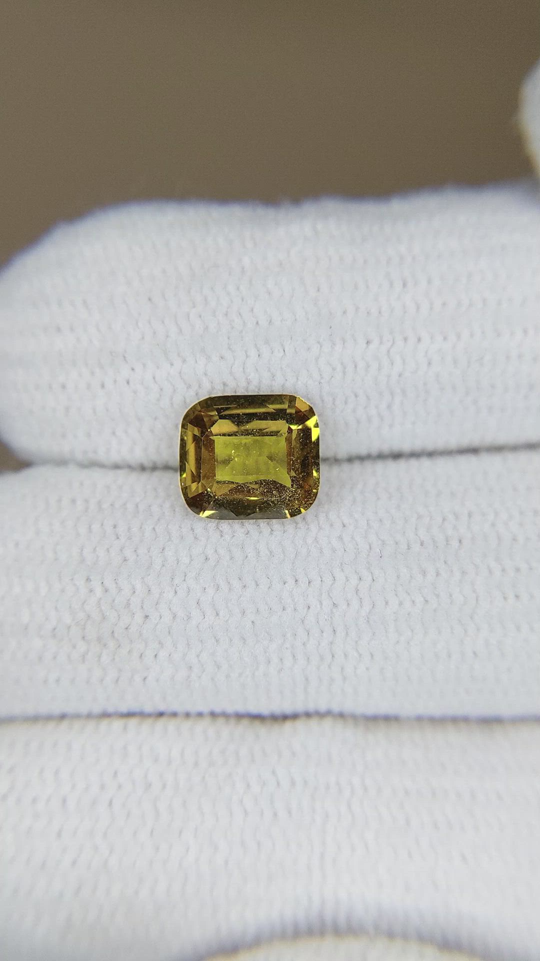 1.58 Ct. Yellowish Brown Sapphire from Ceylon (Sri Lanka) Size Video