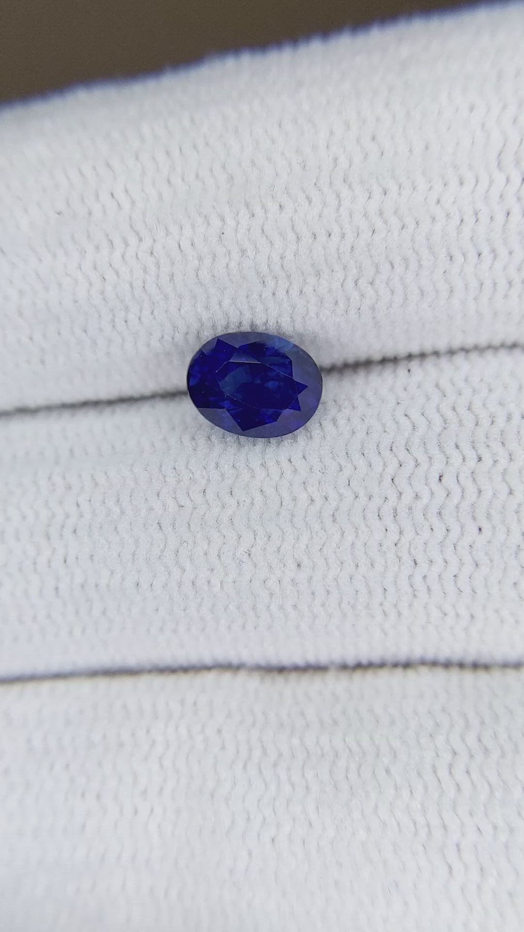 1.02 Ct. Blue Sapphire from Ceylon (Sri Lanka) Size Video