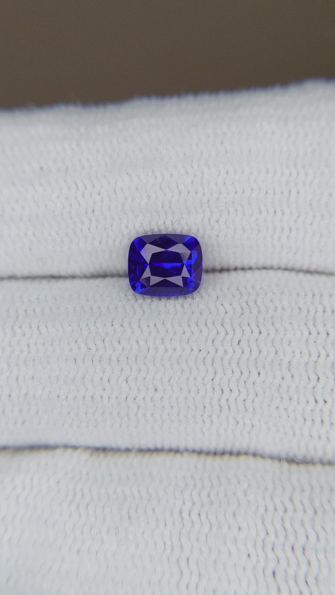 1.11 Ct. Blue Sapphire from Ceylon (Sri Lanka) Size Video