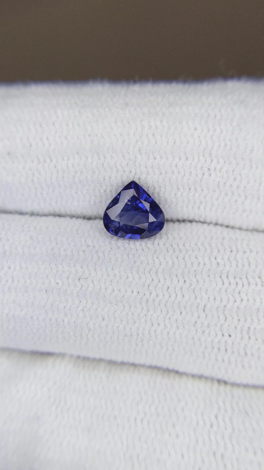 0.90 Ct. Blue Sapphire from Ceylon (Sri Lanka) Size Video