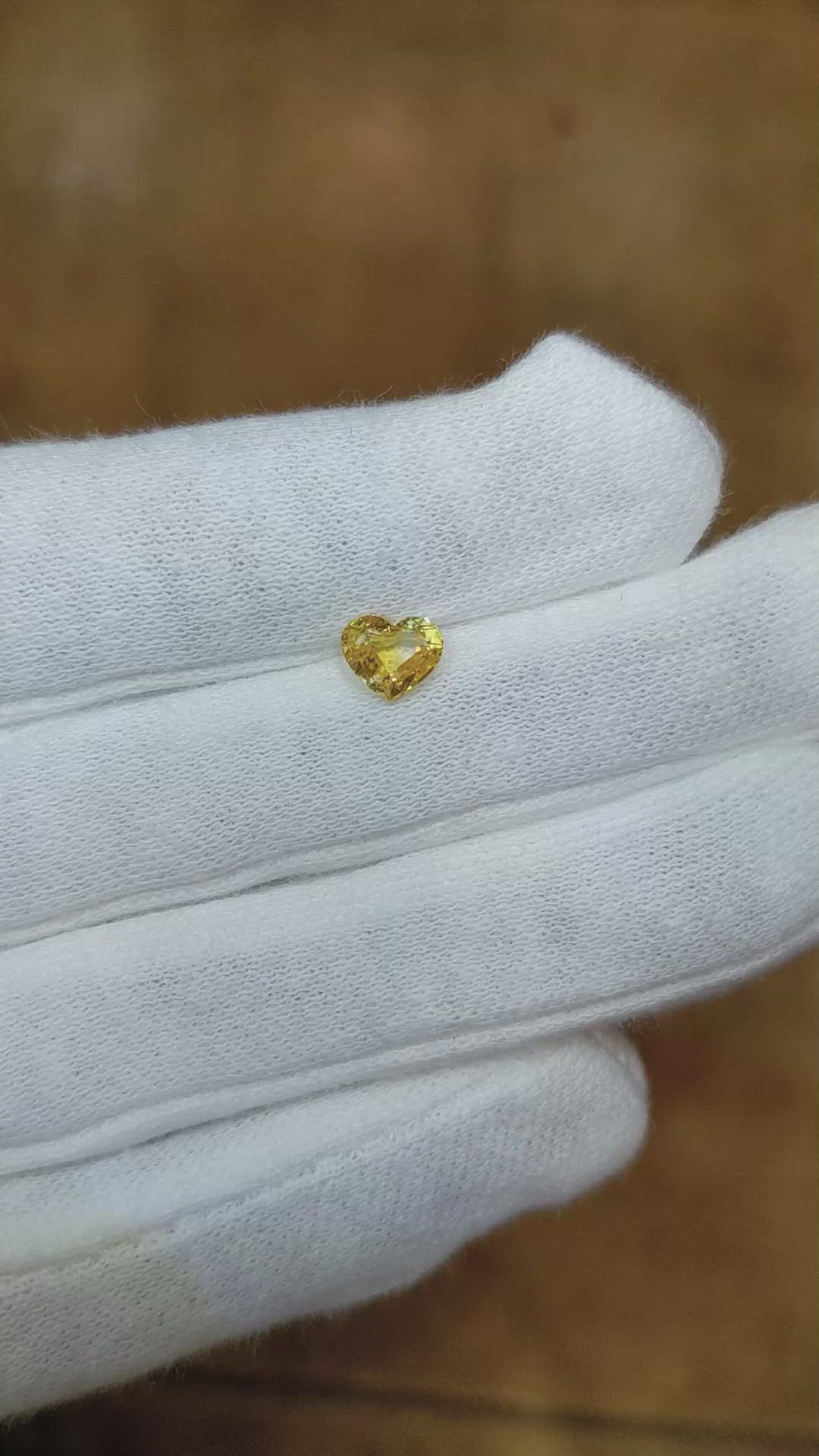 1.03 Ct. Yellow Sapphire from Ceylon (Sri Lanka) Size Video