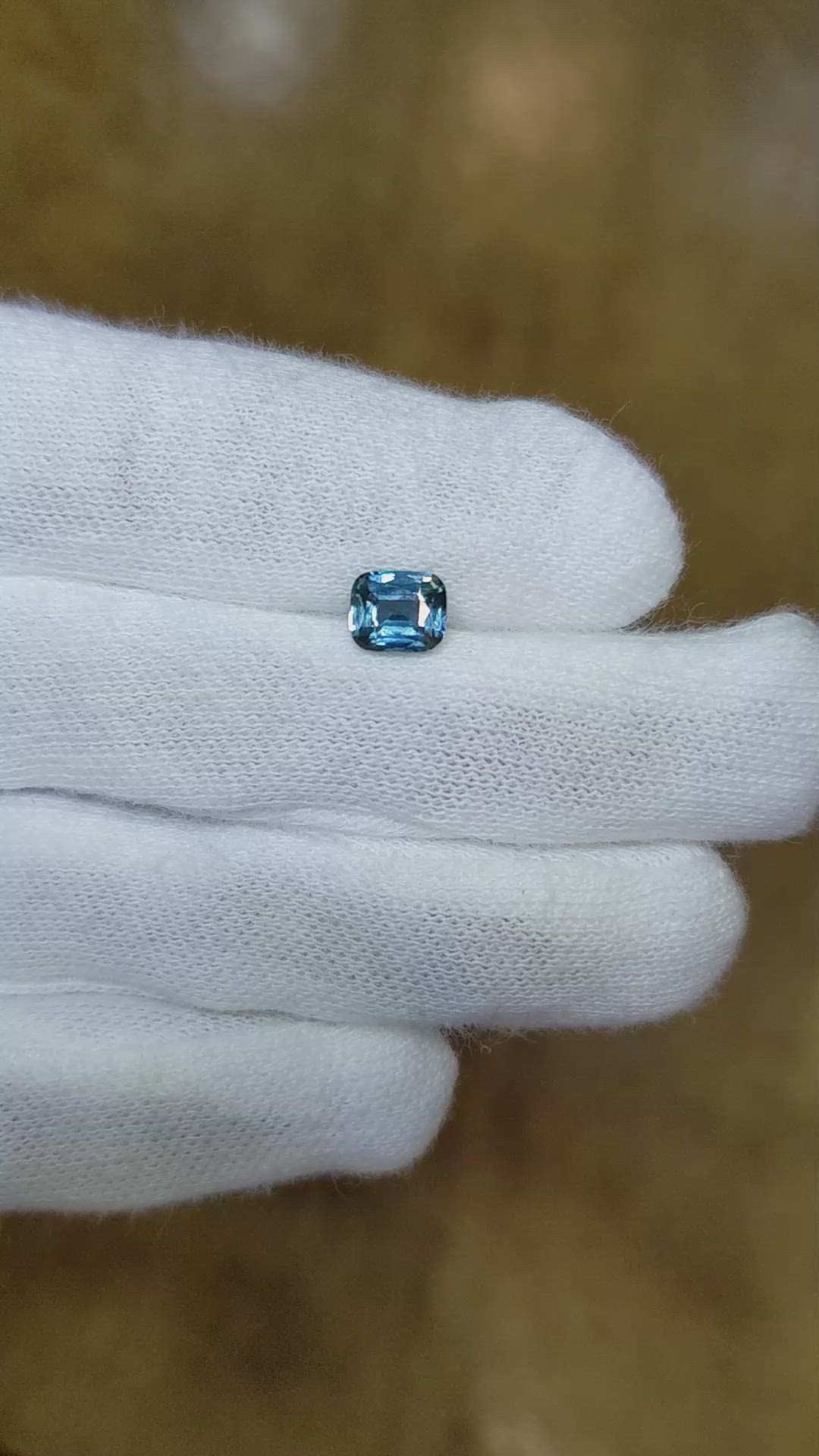 1.00 Ct. Greenish Blue Sapphire from Ceylon (Sri Lanka) Size Video