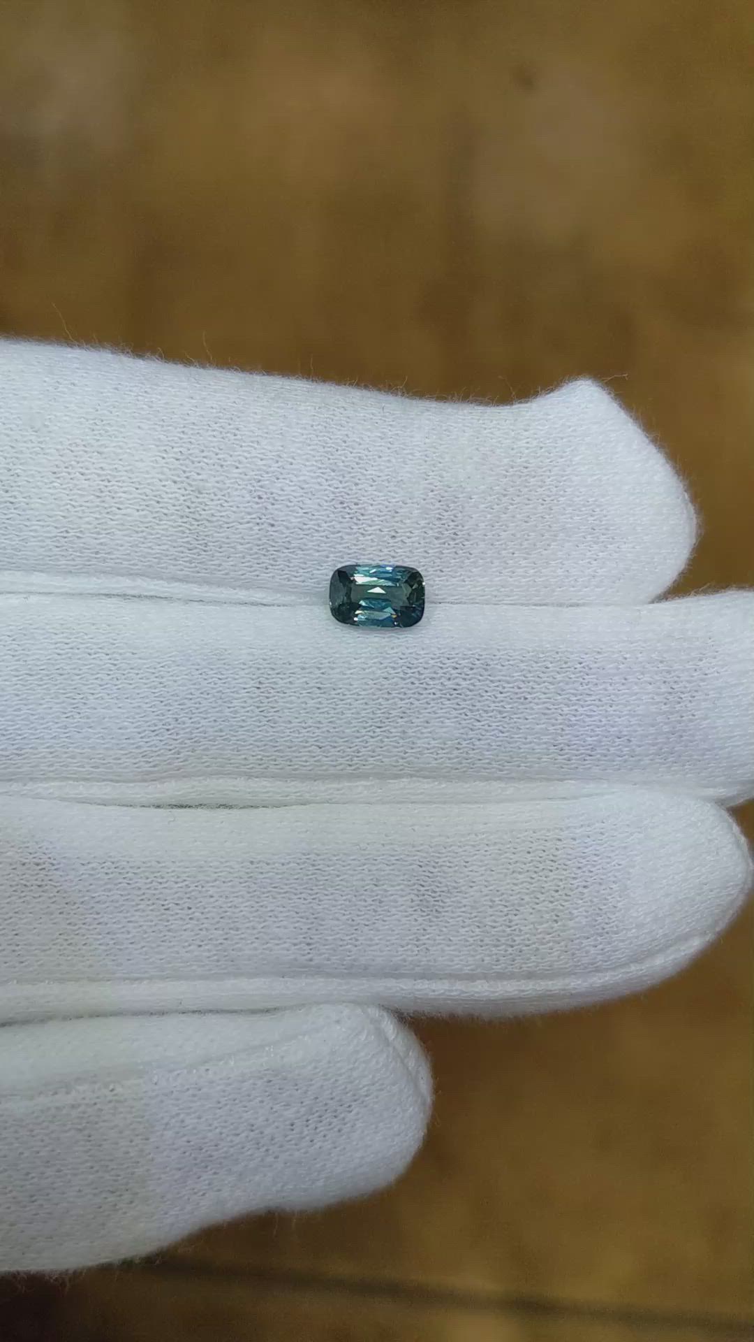 1.01 Ct. Greenish Blue Sapphire from Ceylon (Sri Lanka) Size Video