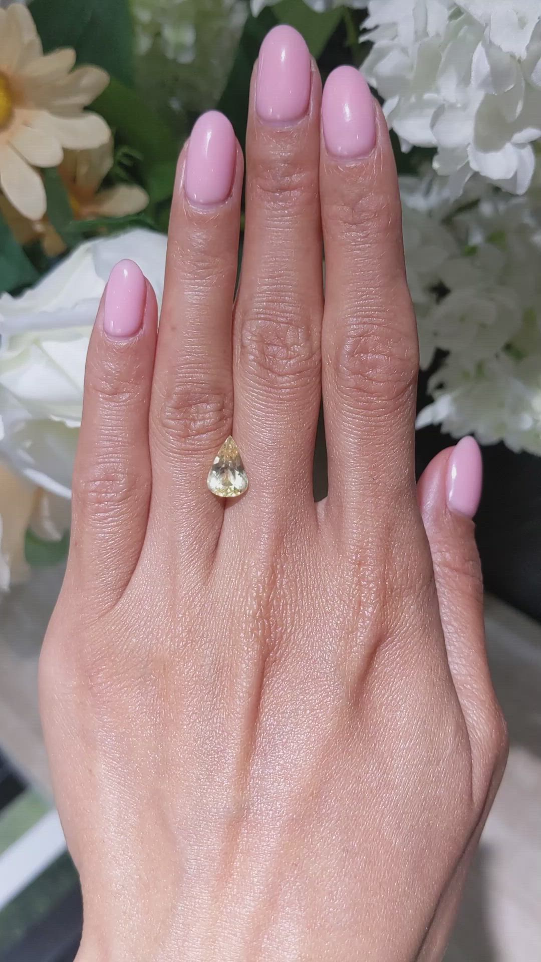 3.23 Ct. Yellow Sapphire from Ceylon (Sri Lanka) Size Video