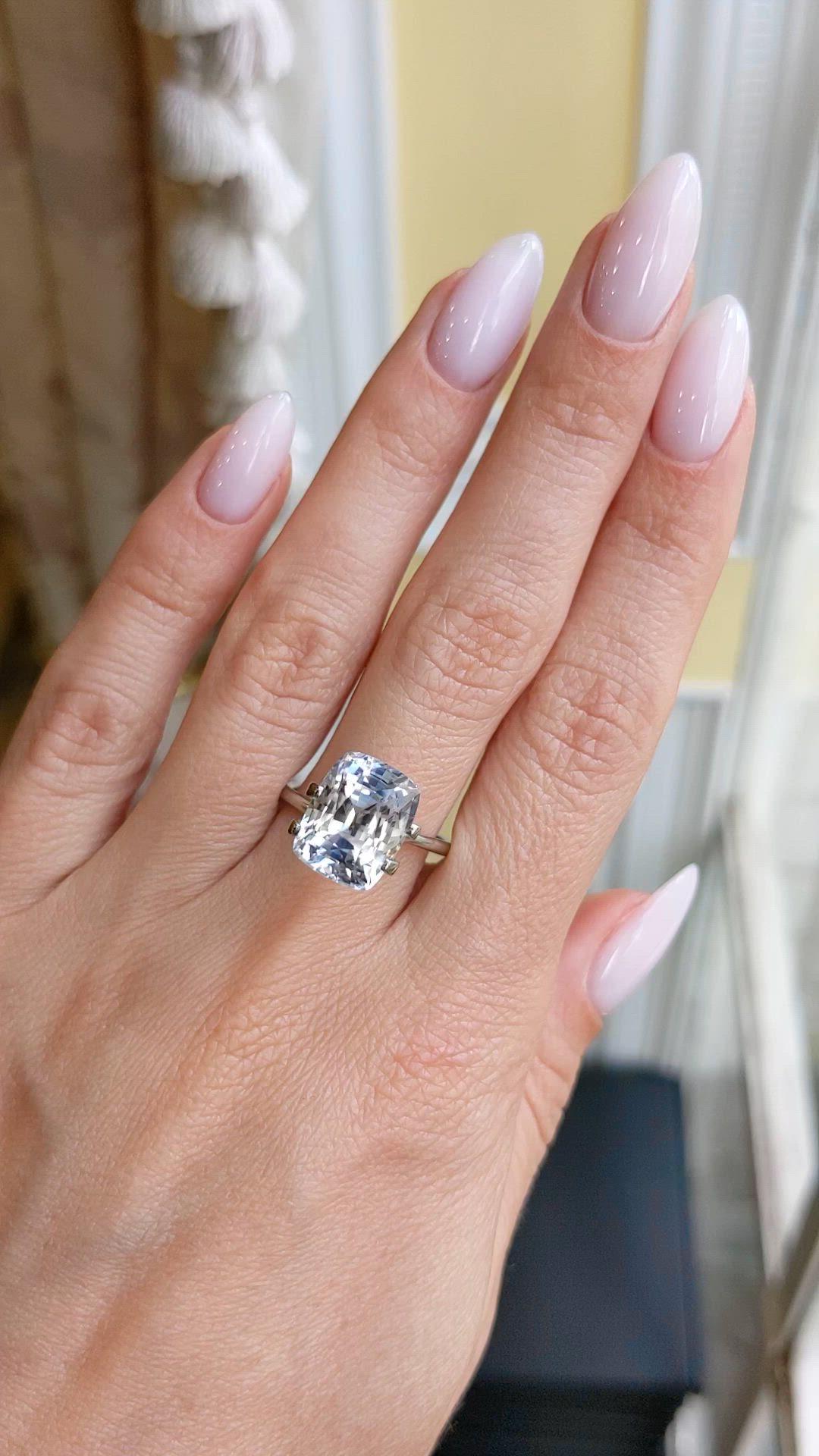 9.06 Ct. Bi Color Sapphire from Ceylon (Sri Lanka) Size Video