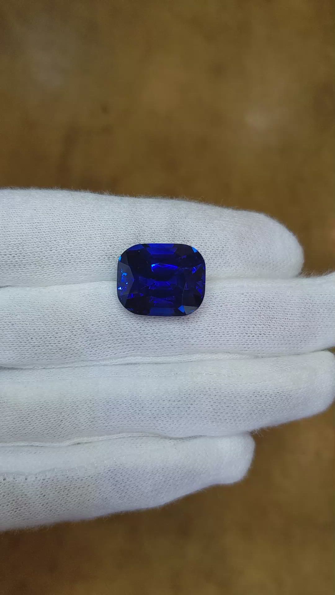 19.35 Ct. Blue Sapphire from Ceylon (Sri Lanka) Size Video