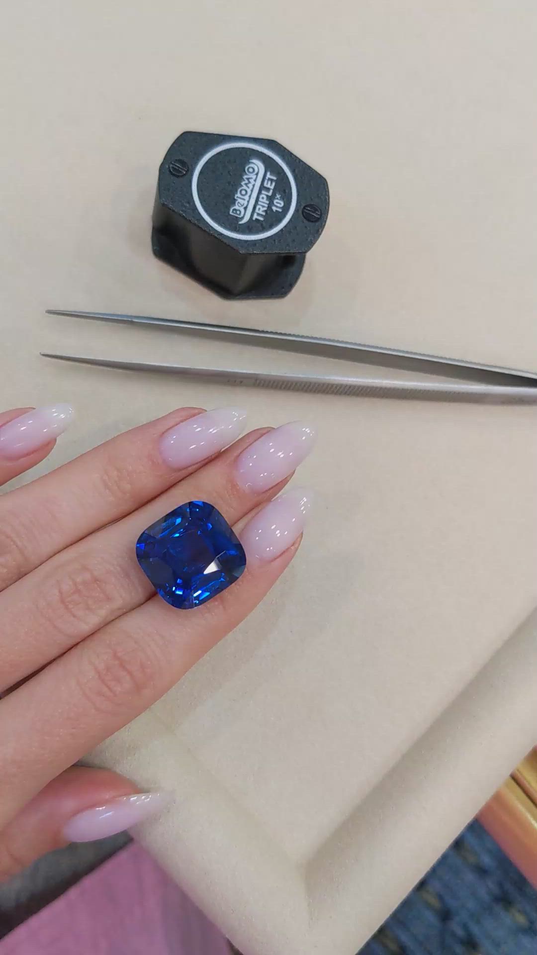 25.43 Ct. Blue Sapphire from Ceylon (Sri Lanka) Size Video