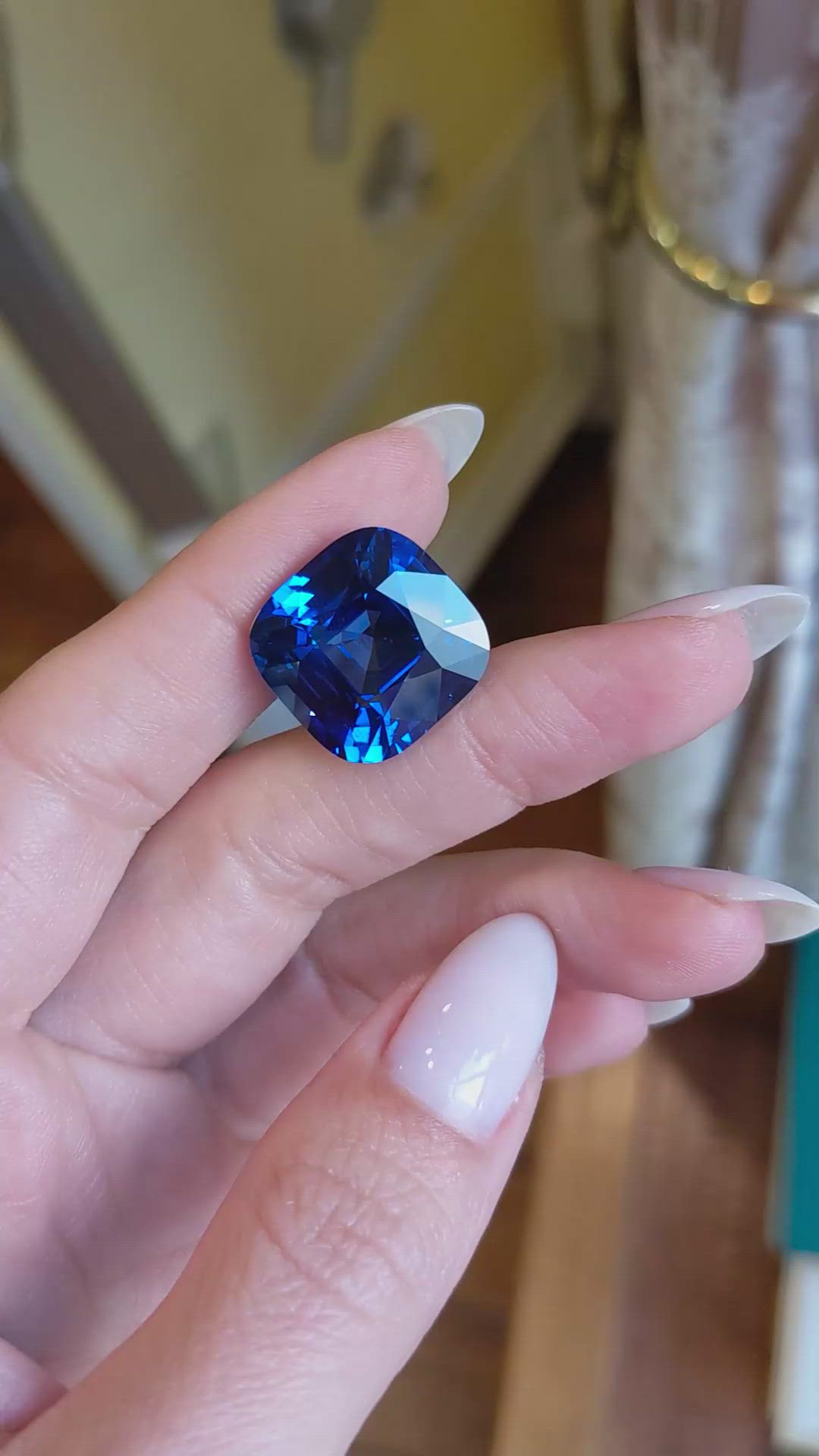 25.43 Ct. Blue Sapphire from Ceylon (Sri Lanka) Size Video