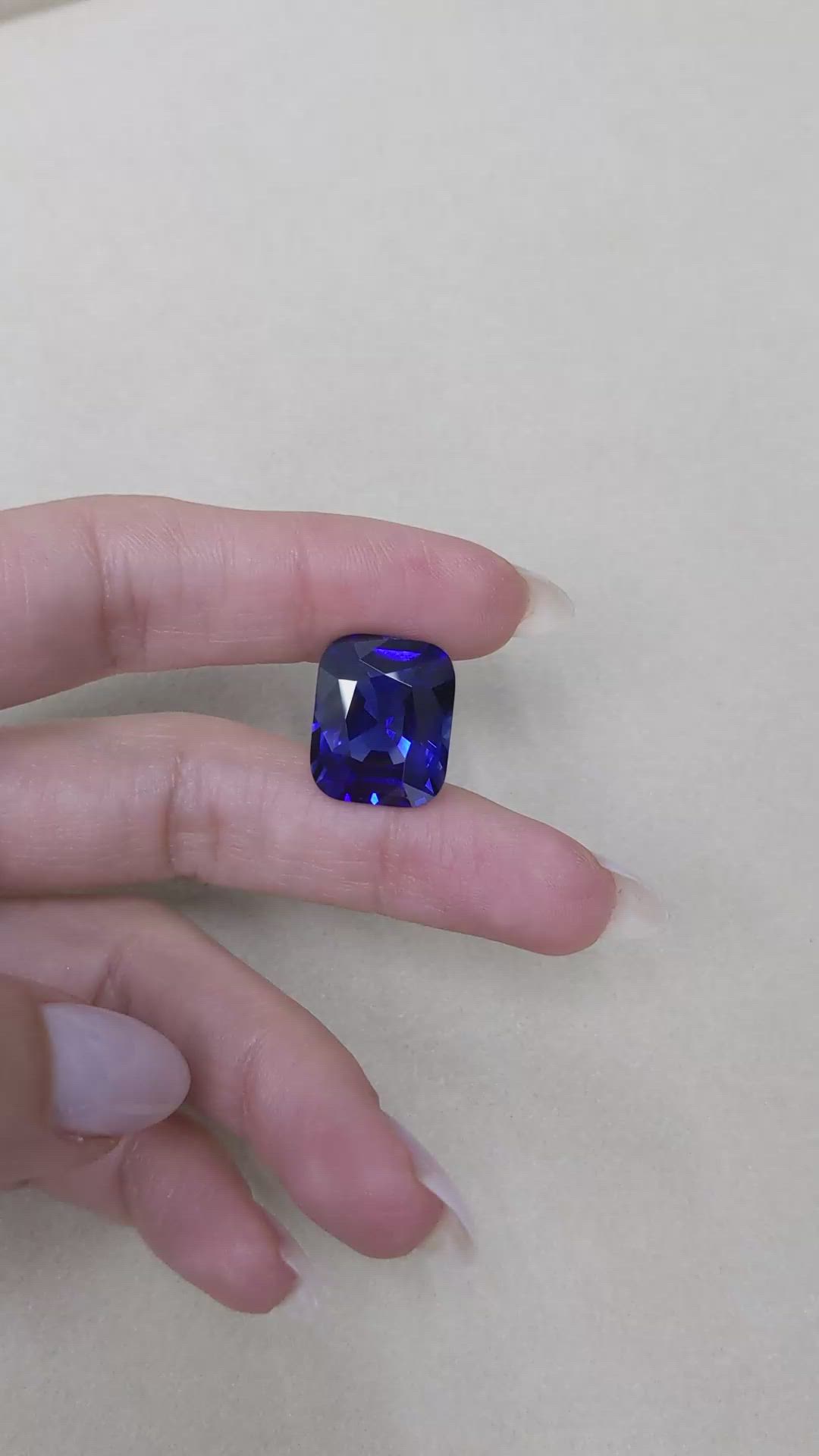 18.55 Ct. Blue Sapphire from Ceylon (Sri Lanka) Size Video