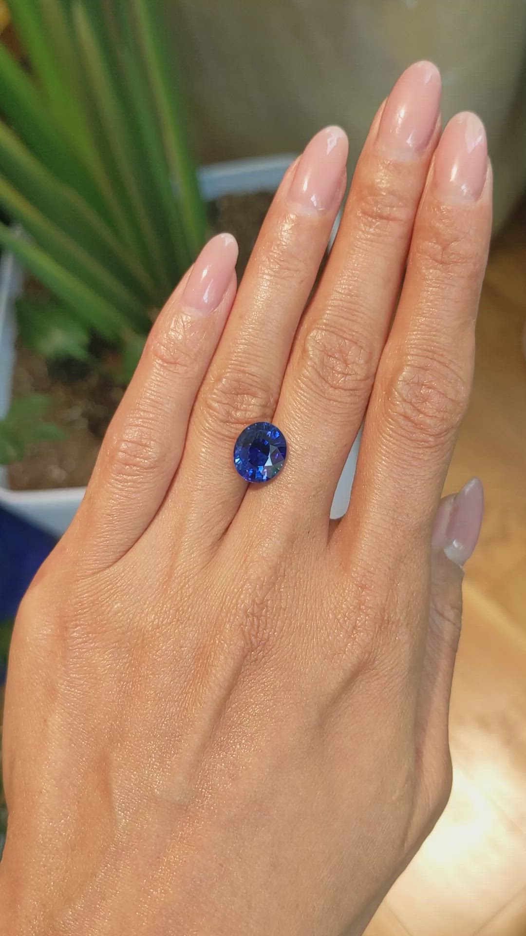 5.46 Ct. Blue Sapphire from Ceylon (Sri Lanka) Size Video