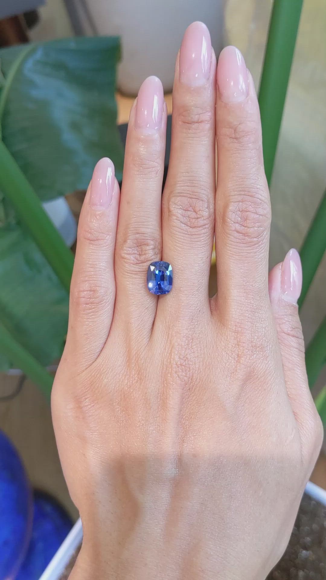 4.20 Ct. Blue Sapphire from Ceylon (Sri Lanka) Size Video