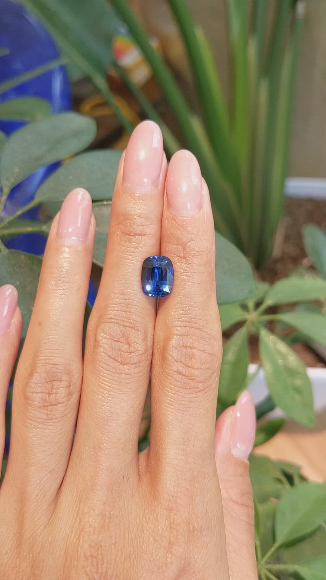 4.20 Ct. Blue Sapphire from Ceylon (Sri Lanka) Size Video