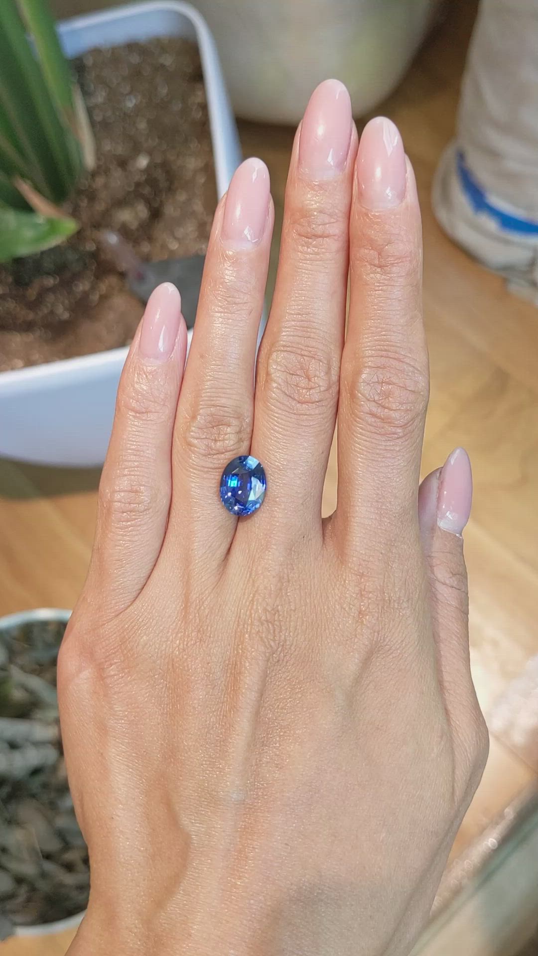 5.18 Ct. Blue Sapphire from Ceylon (Sri Lanka) Size Video