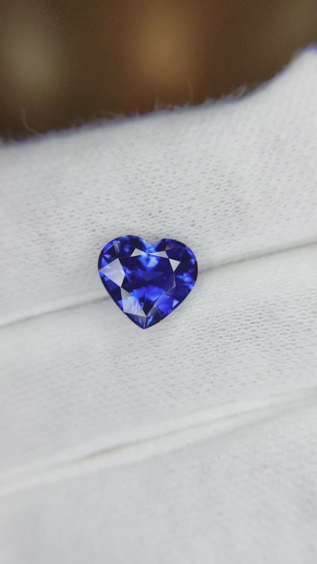3.19 Ct. Blue Sapphire from Ceylon (Sri Lanka) Size Video