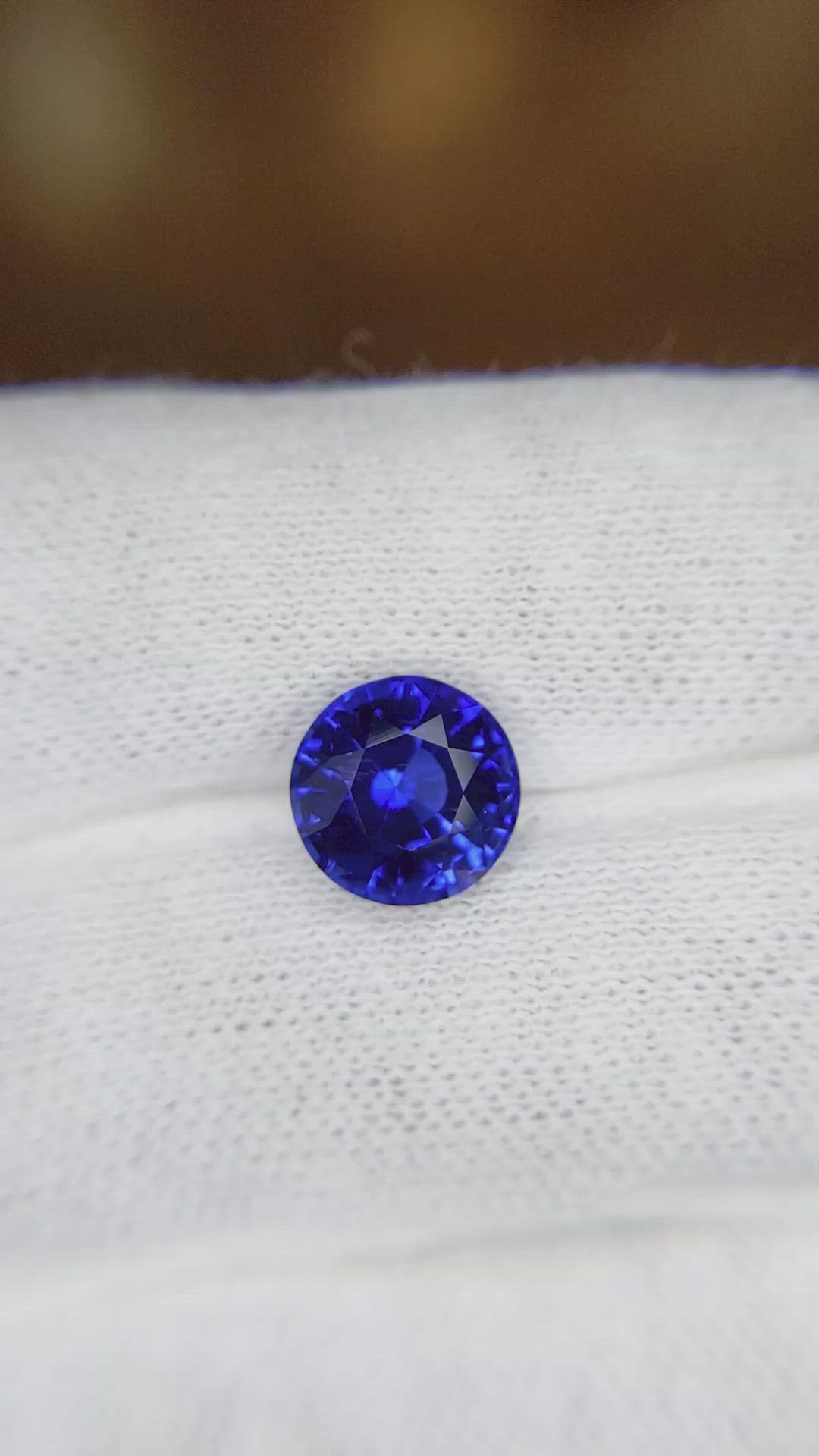 3.21 Ct. Blue Sapphire from Ceylon (Sri Lanka) Size Video