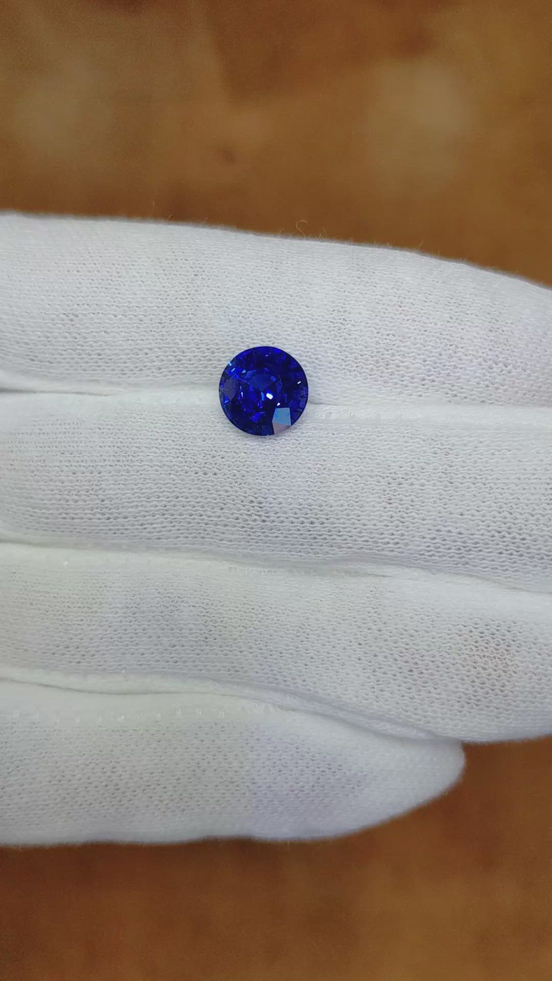 3.21 Ct. Blue Sapphire from Ceylon (Sri Lanka) Size Video