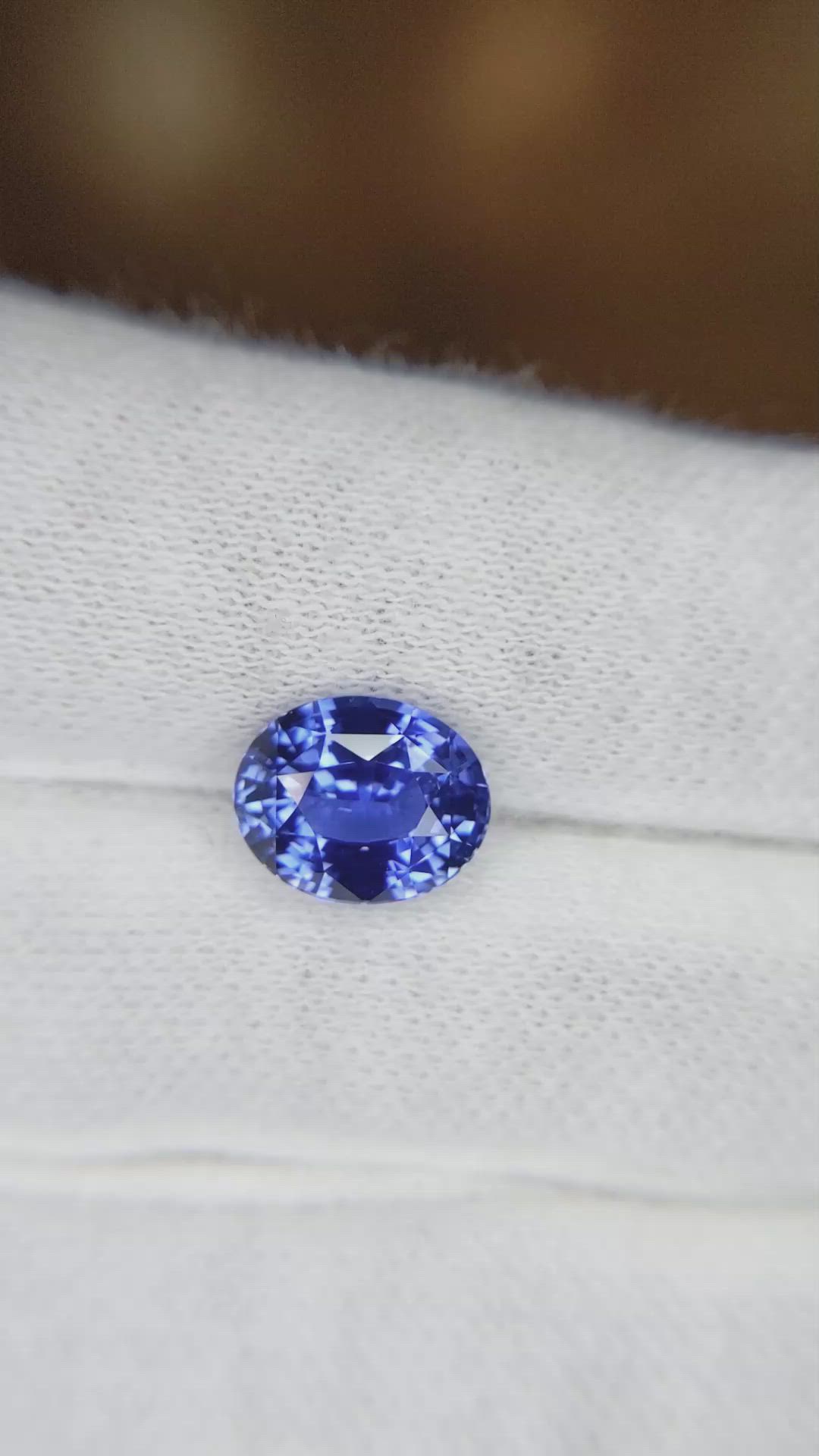 3.25 Ct. Blue Sapphire from Ceylon (Sri Lanka) Size Video
