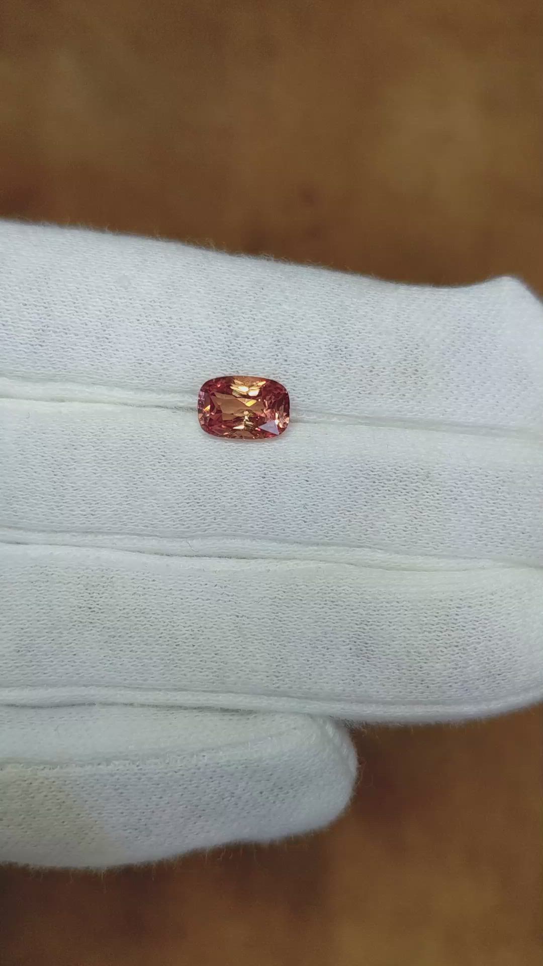 2.16 Ct. Padparadscha Sapphire from Ceylon (Sri Lanka) Size Video