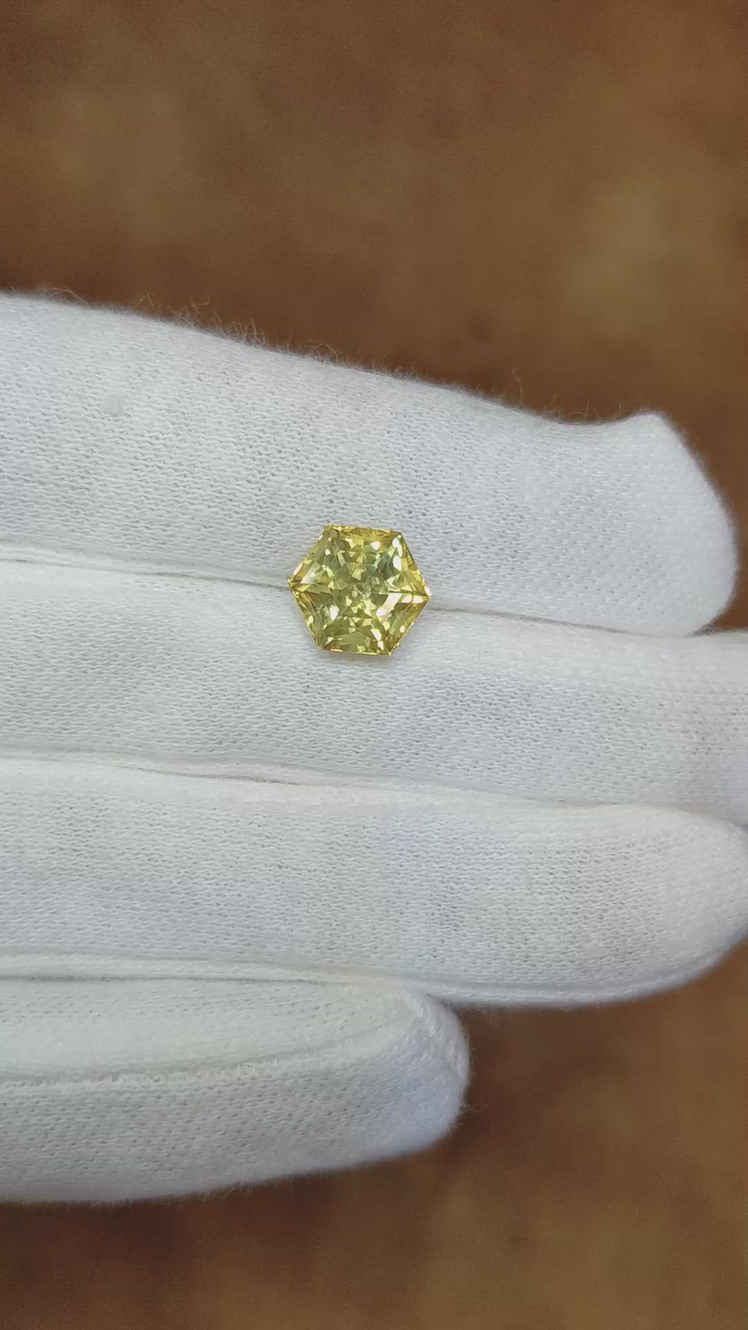 4.18 Ct. Yellow Sapphire from Ceylon (Sri Lanka) Size Video