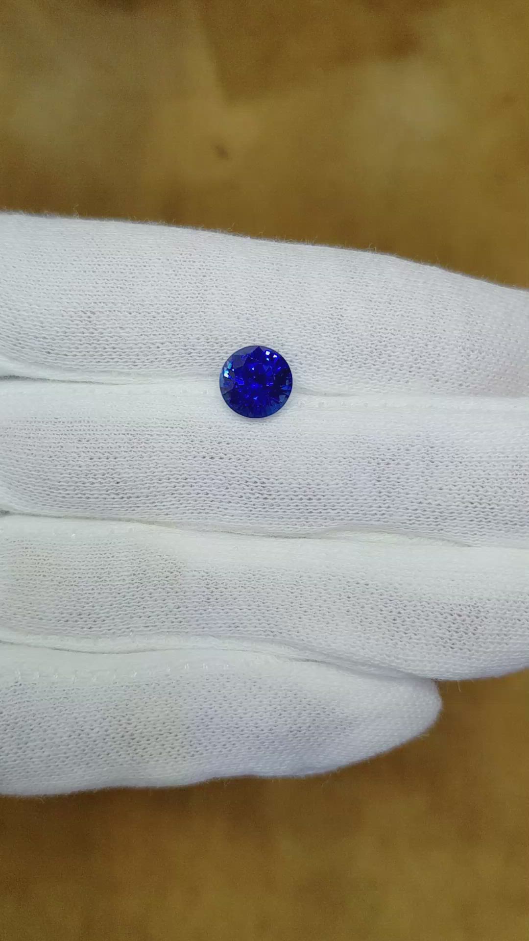 2.59 Ct. Blue Sapphire from Ceylon (Sri Lanka) Size Video