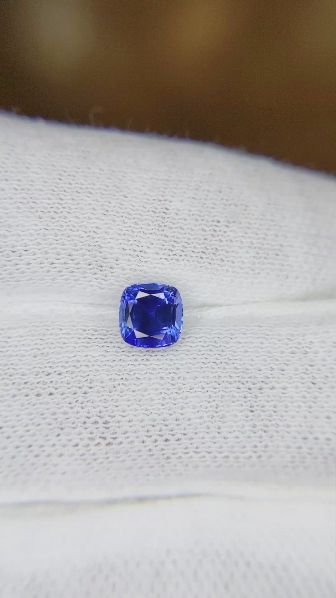 1.21 Ct. Blue Sapphire from Ceylon (Sri Lanka) Size Video