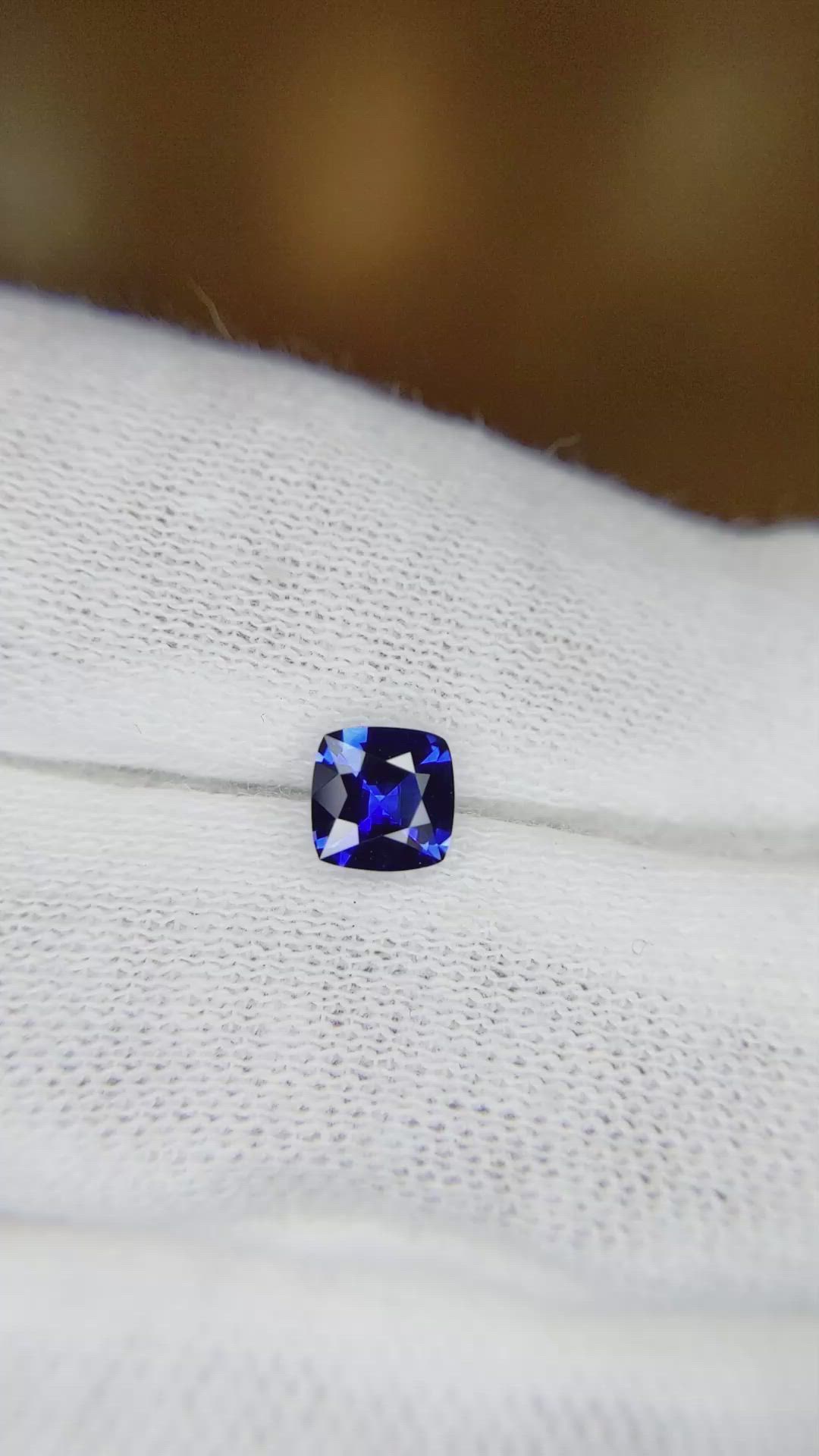 0.65 Ct. Blue Sapphire from Ceylon (Sri Lanka) Size Video