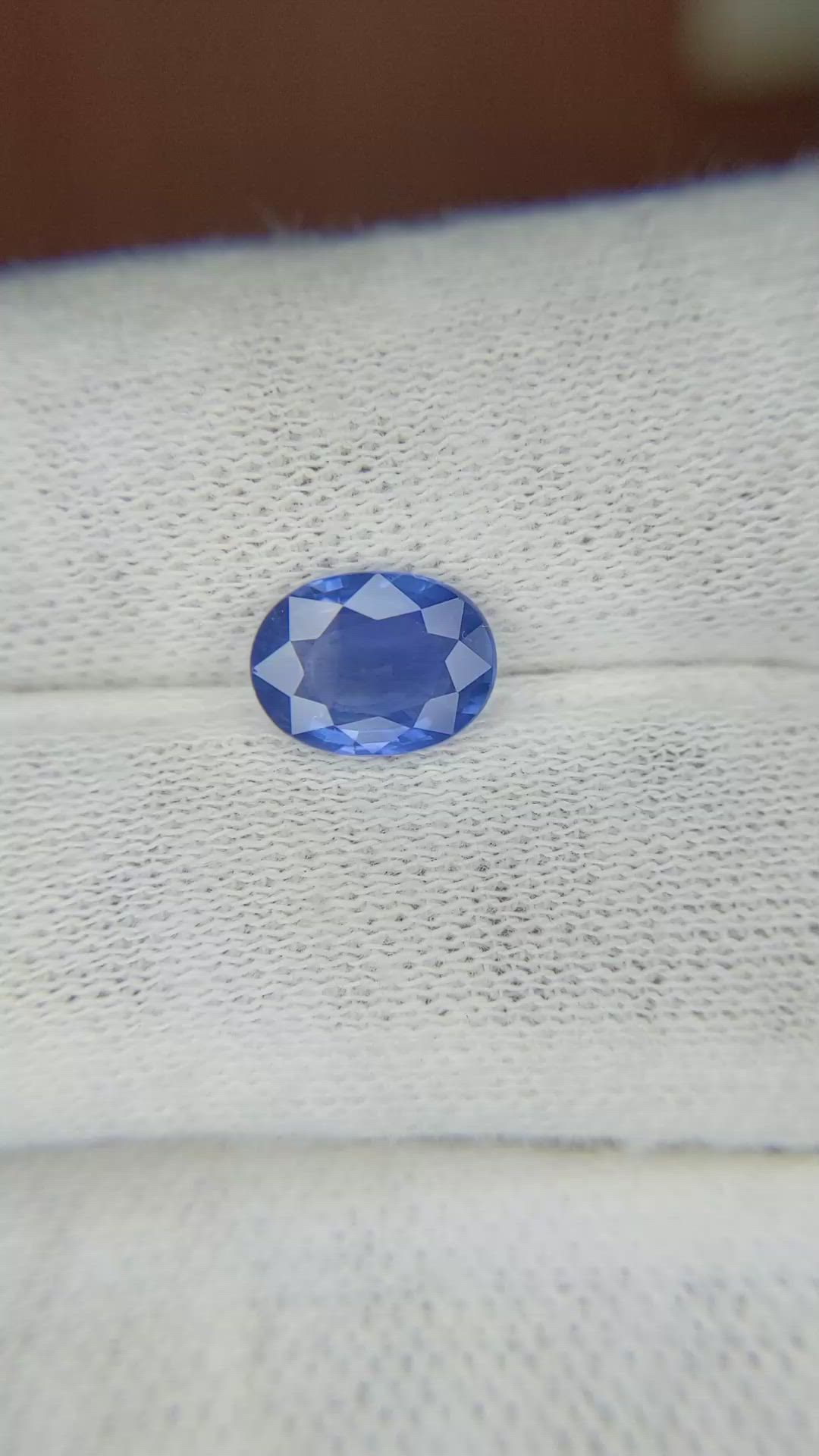 1.42 Ct. Blue Sapphire from Ceylon (Sri Lanka) Size Video