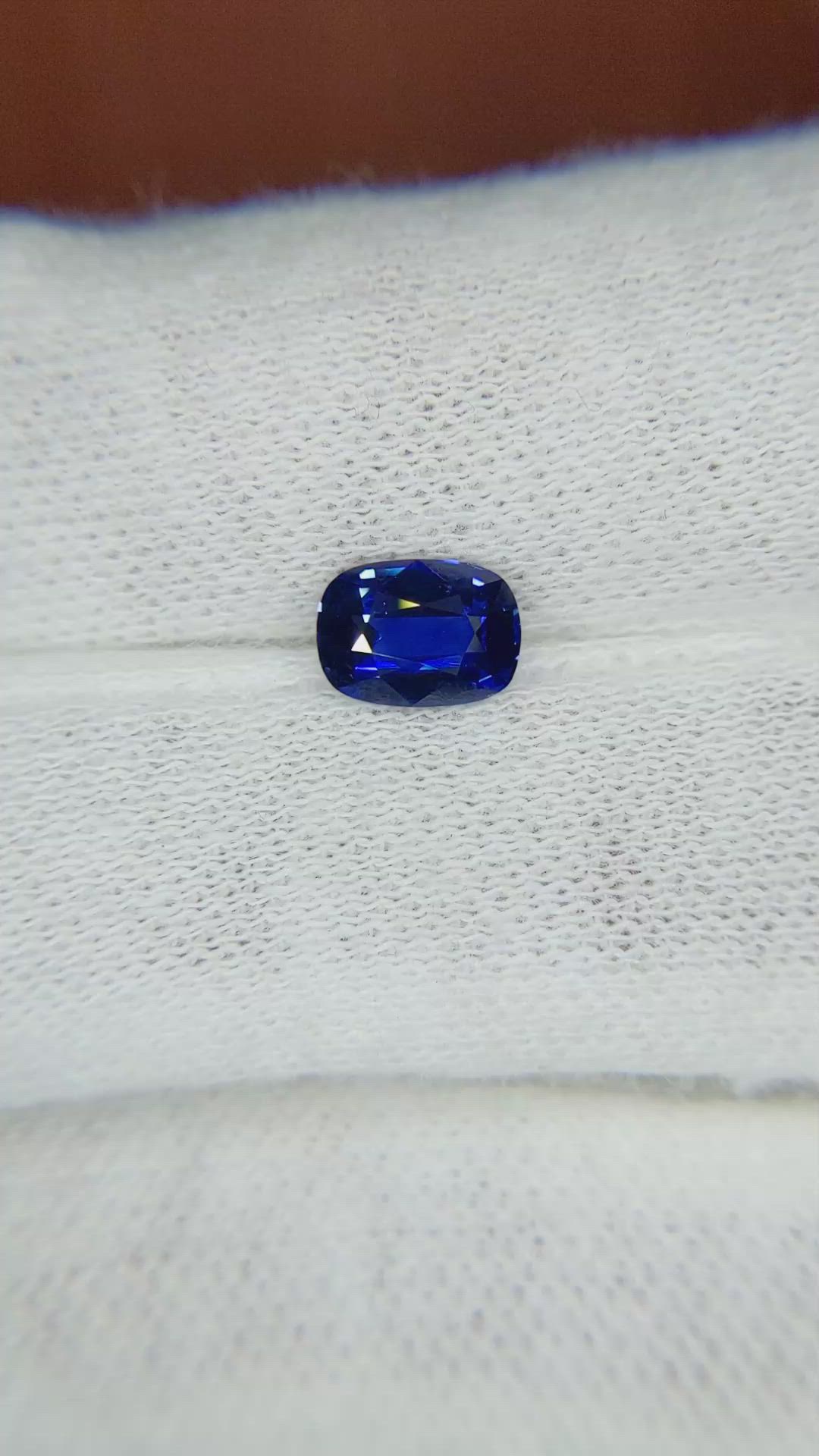 1.07 Ct. Blue Sapphire from Ceylon (Sri Lanka) Size Video