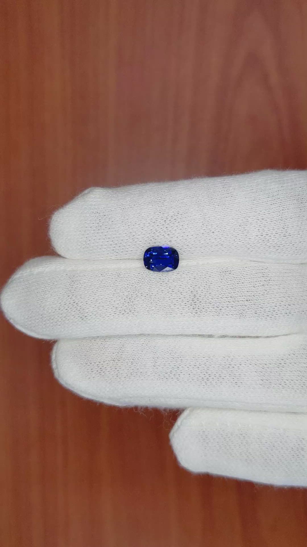 1.07 Ct. Blue Sapphire from Ceylon (Sri Lanka) Size Video
