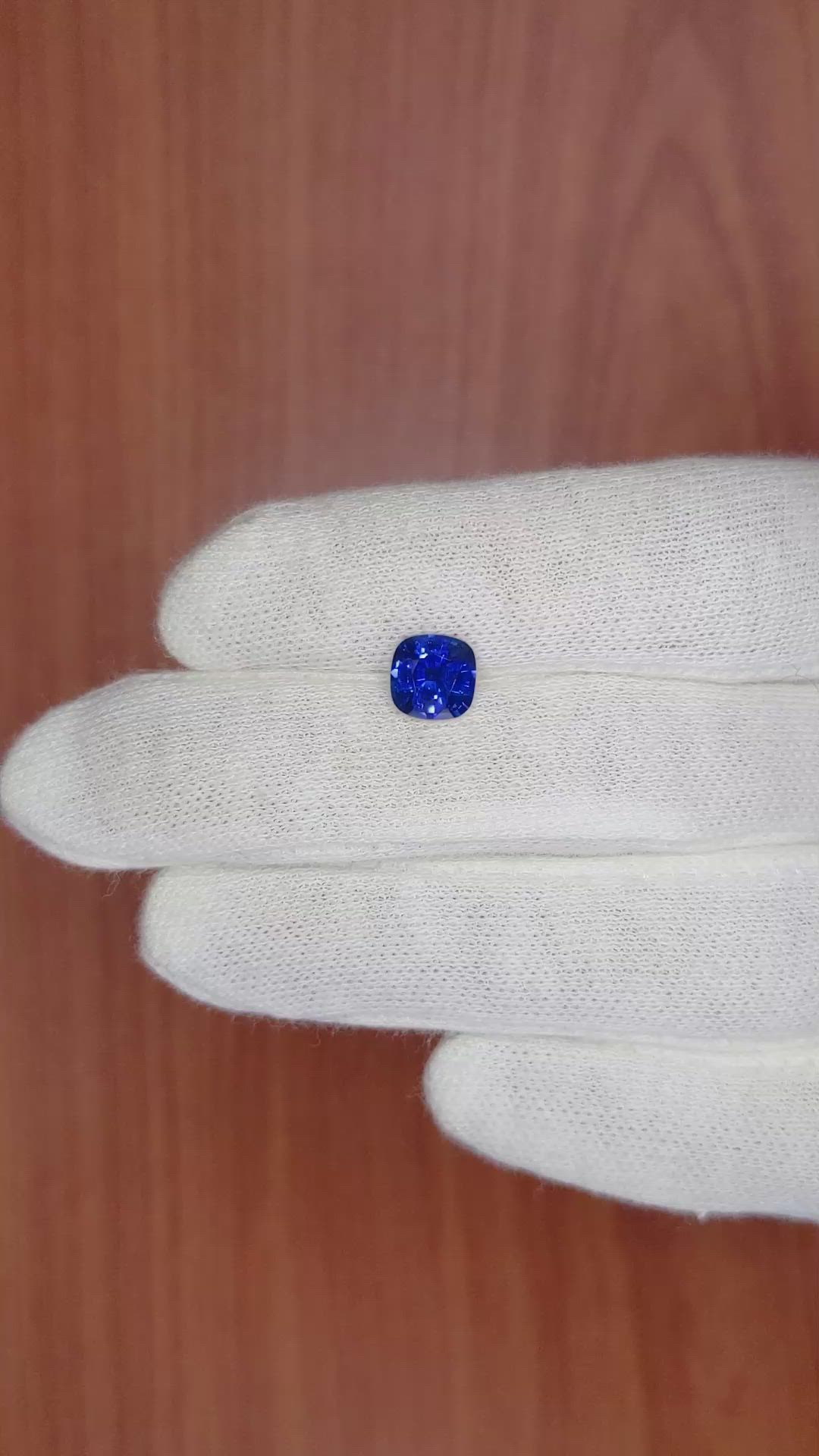 1.58 Ct. Blue Sapphire from Ceylon (Sri Lanka) Size Video