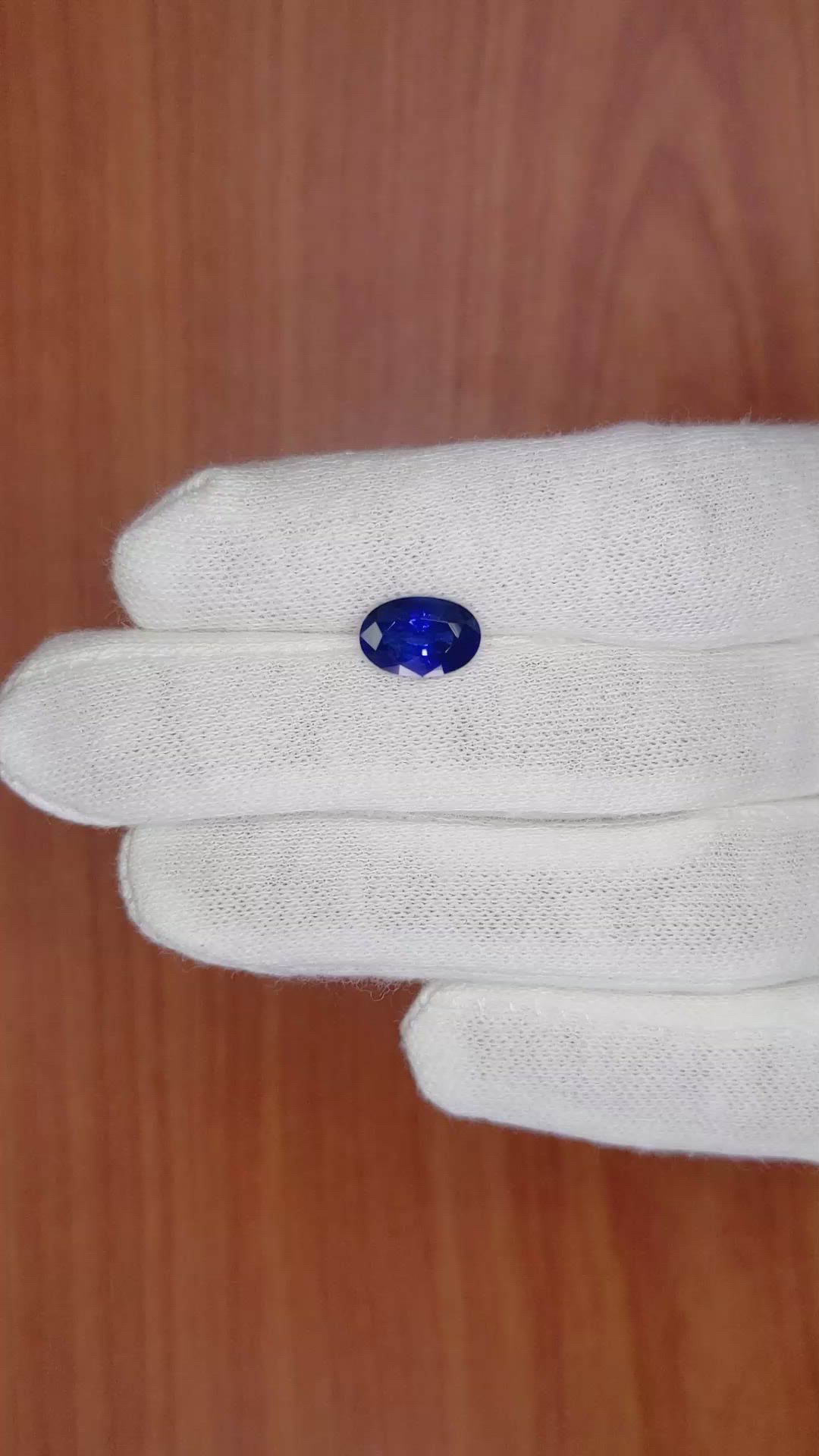 2.65 Ct. Blue Sapphire from Ceylon (Sri Lanka) Size Video
