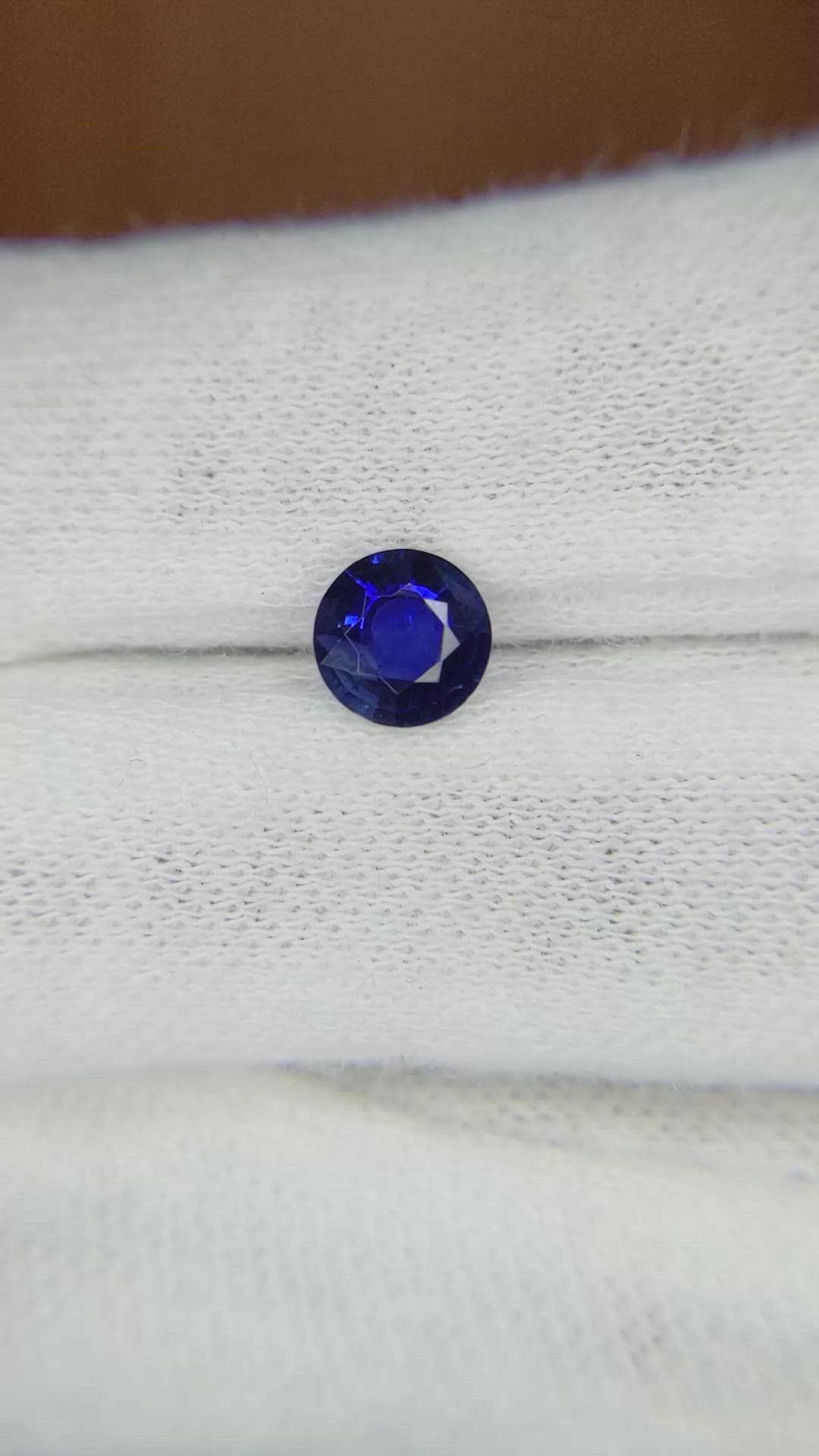 0.90 Ct. Blue Sapphire from Ceylon (Sri Lanka) Size Video