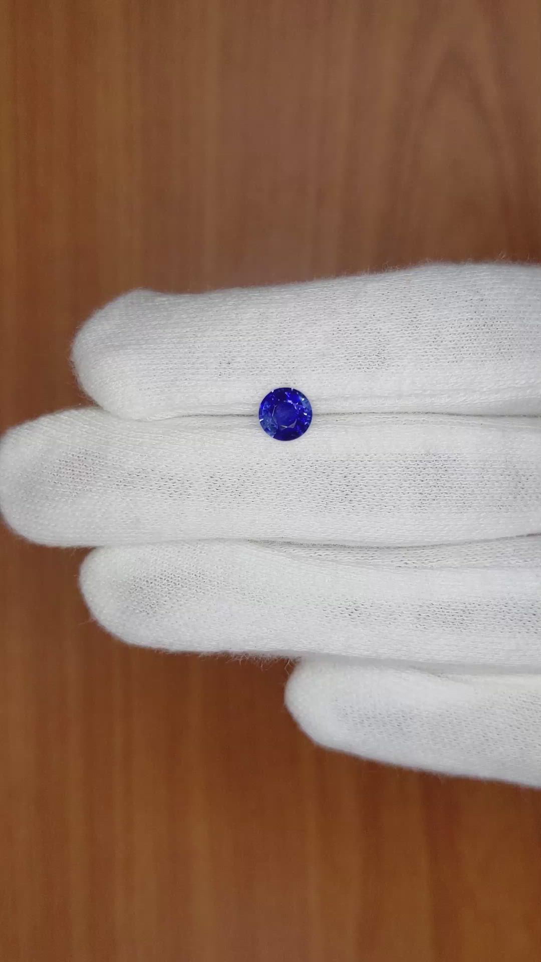 0.90 Ct. Blue Sapphire from Ceylon (Sri Lanka) Size Video